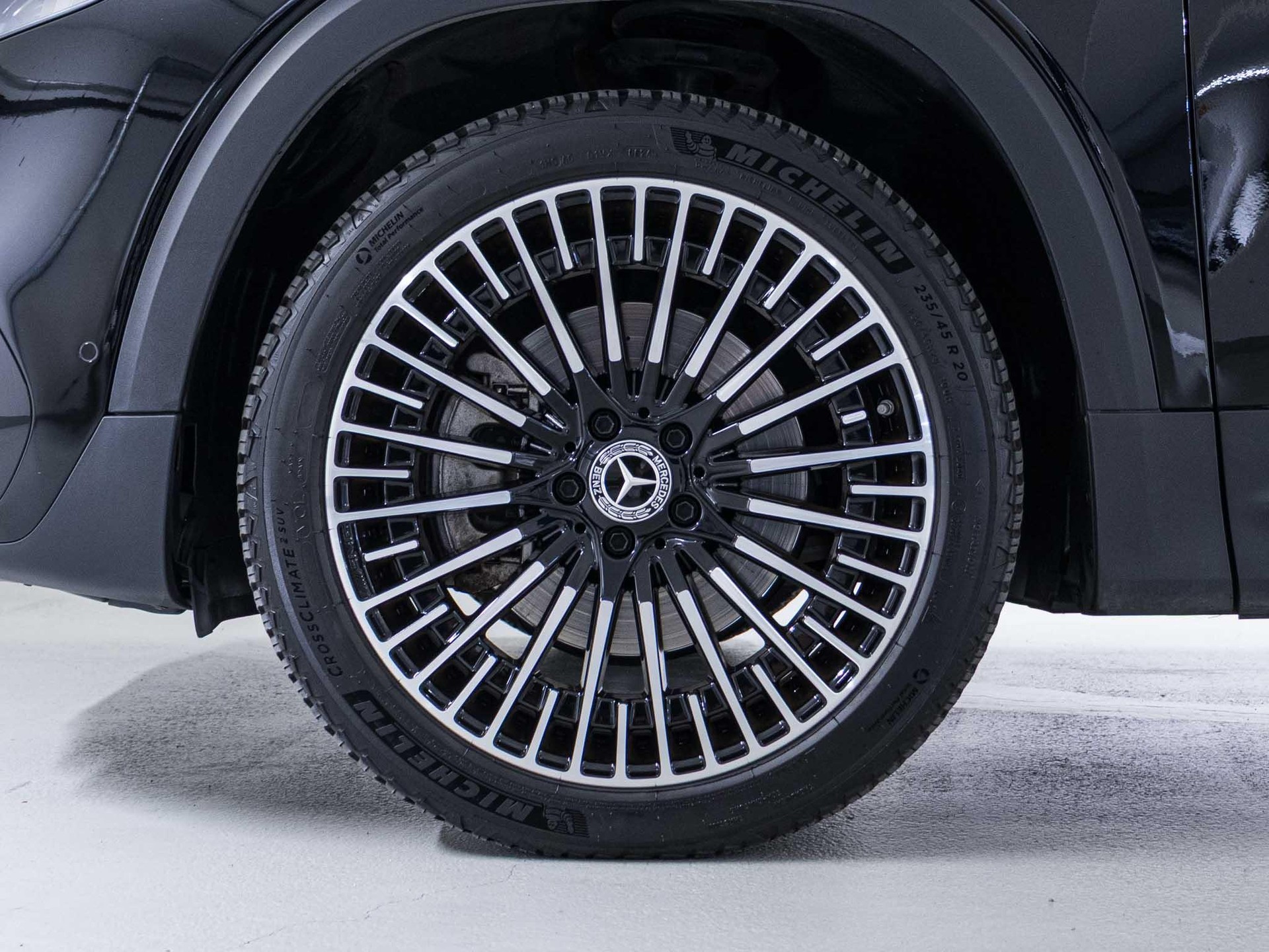 MERCEDES-BENZ EQB 300 4MATIC-image-14