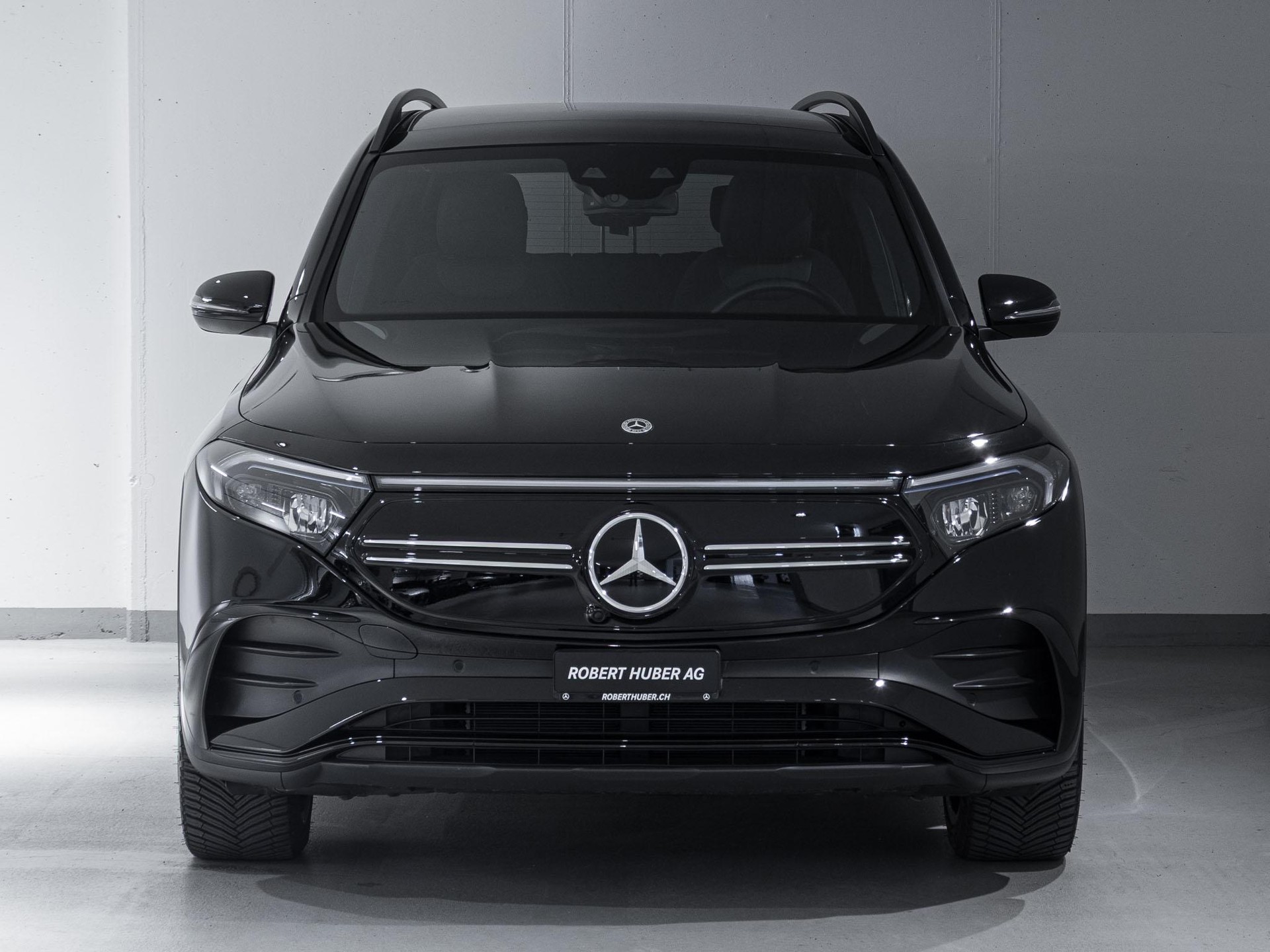 MERCEDES-BENZ EQB 300 4MATIC-image-2