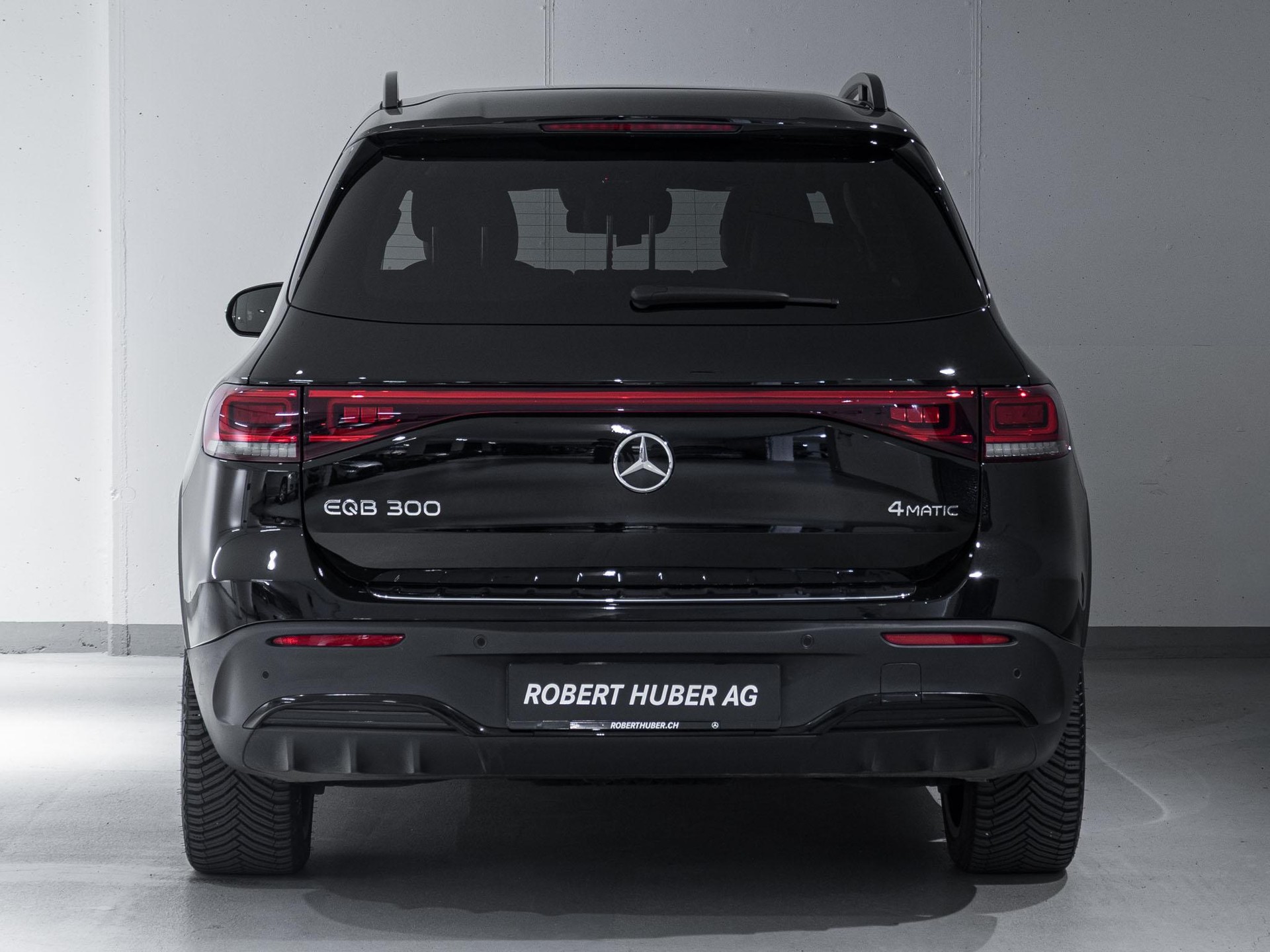 MERCEDES-BENZ EQB 300 4MATIC-image-5