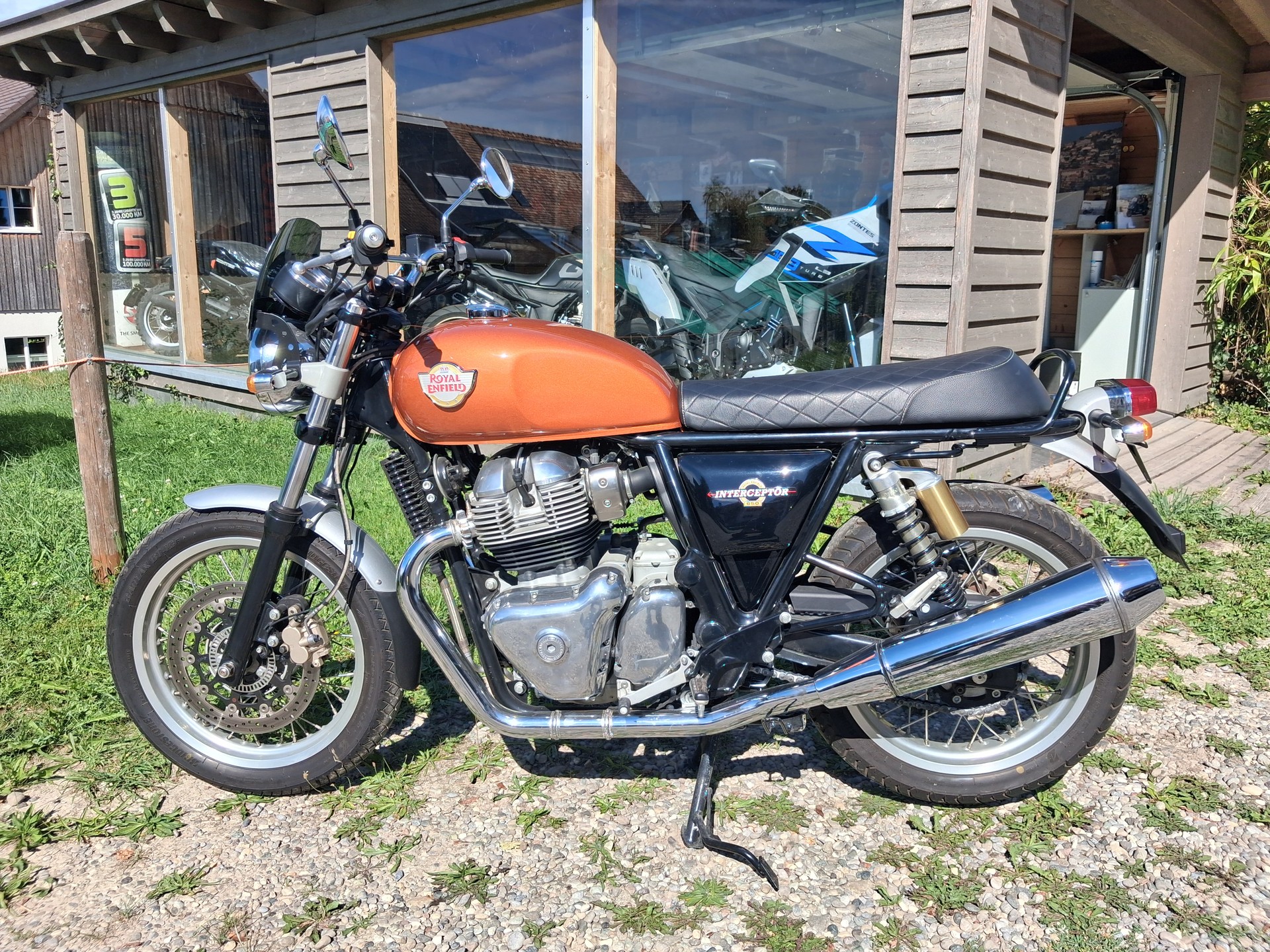 ROYAL ENFIELD Interceptor 650 Standard-image-3