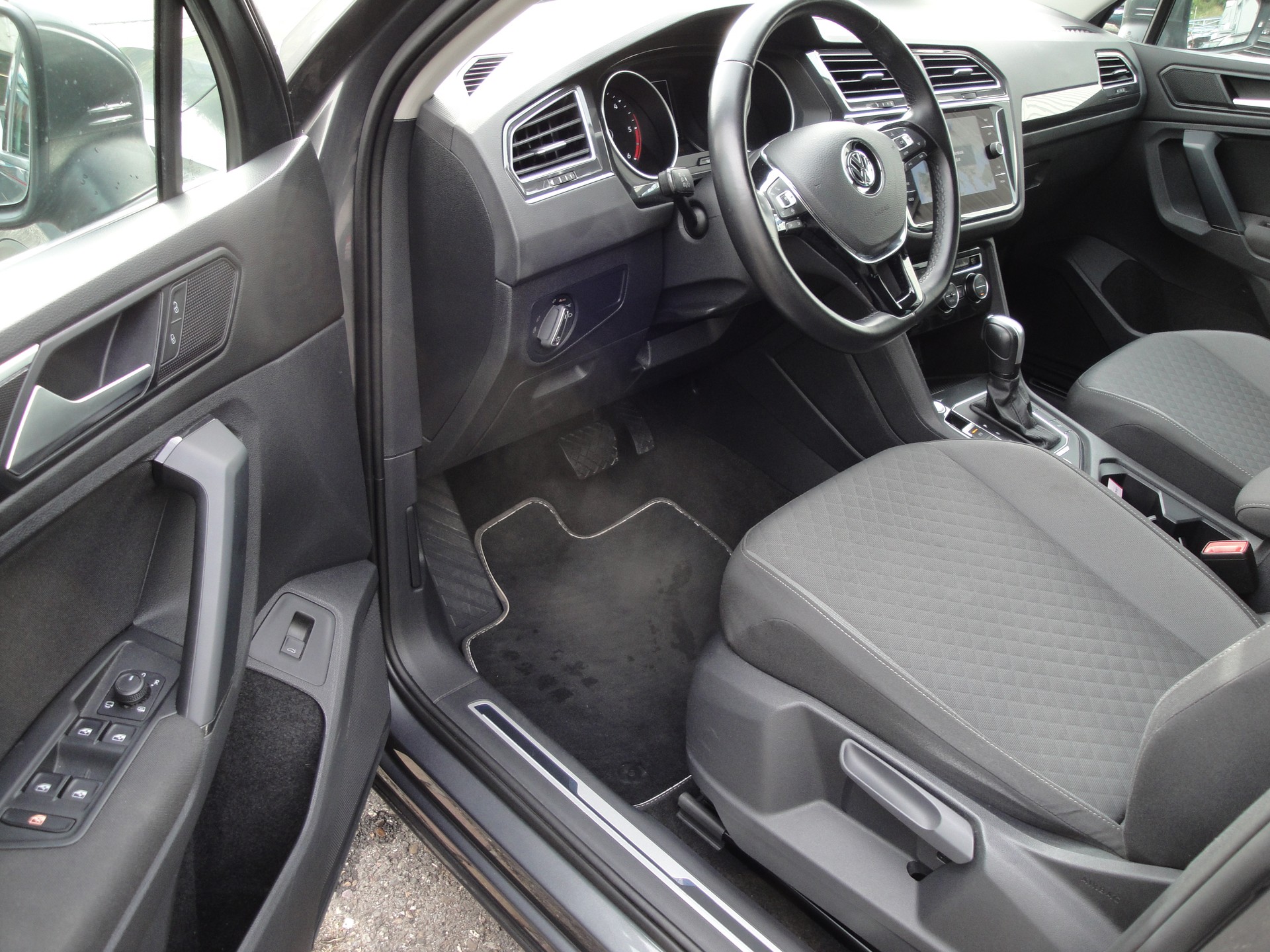 VW Tiguan 2.0TDI Comfort 4M-image-5