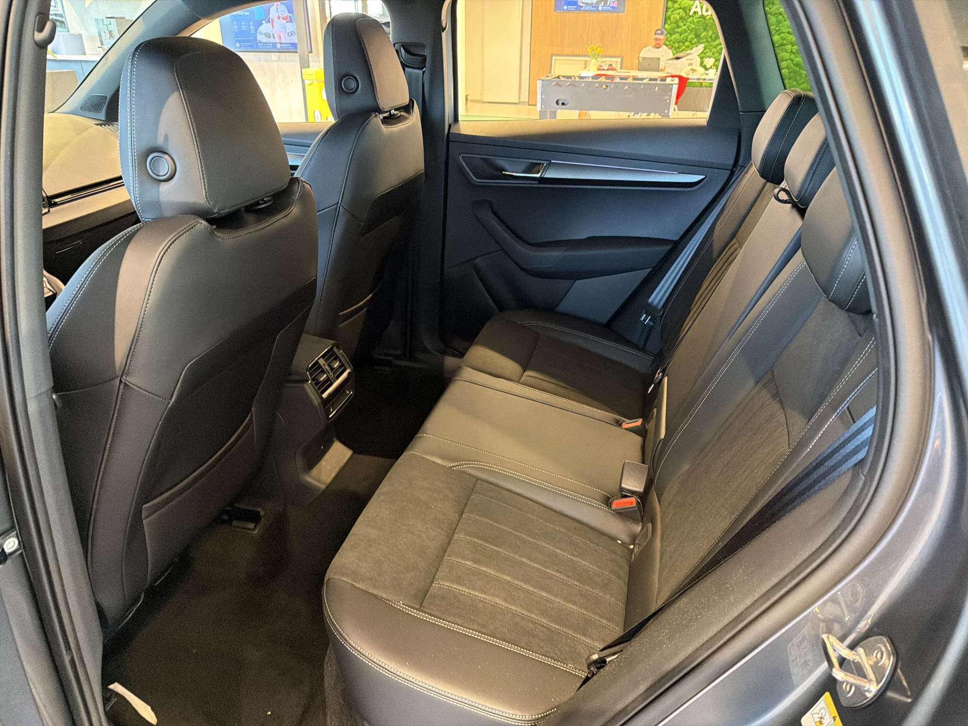 SKODA Karoq 2.0 TSi SportLine 4x4 DSG-Automat-image-6