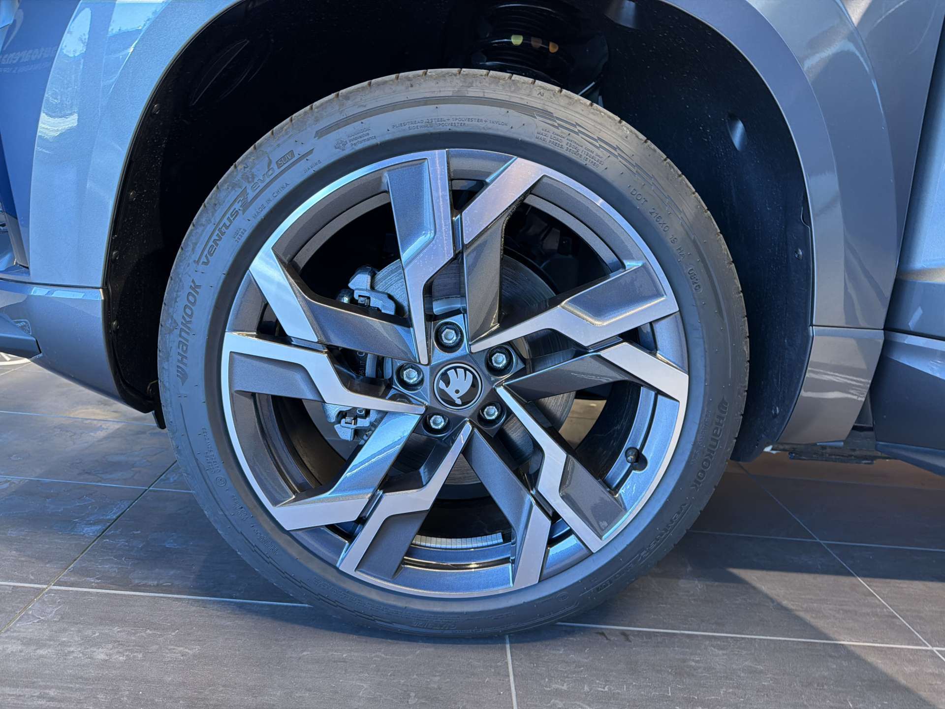 SKODA Karoq 2.0 TSi SportLine 4x4 DSG-Automat-image-8