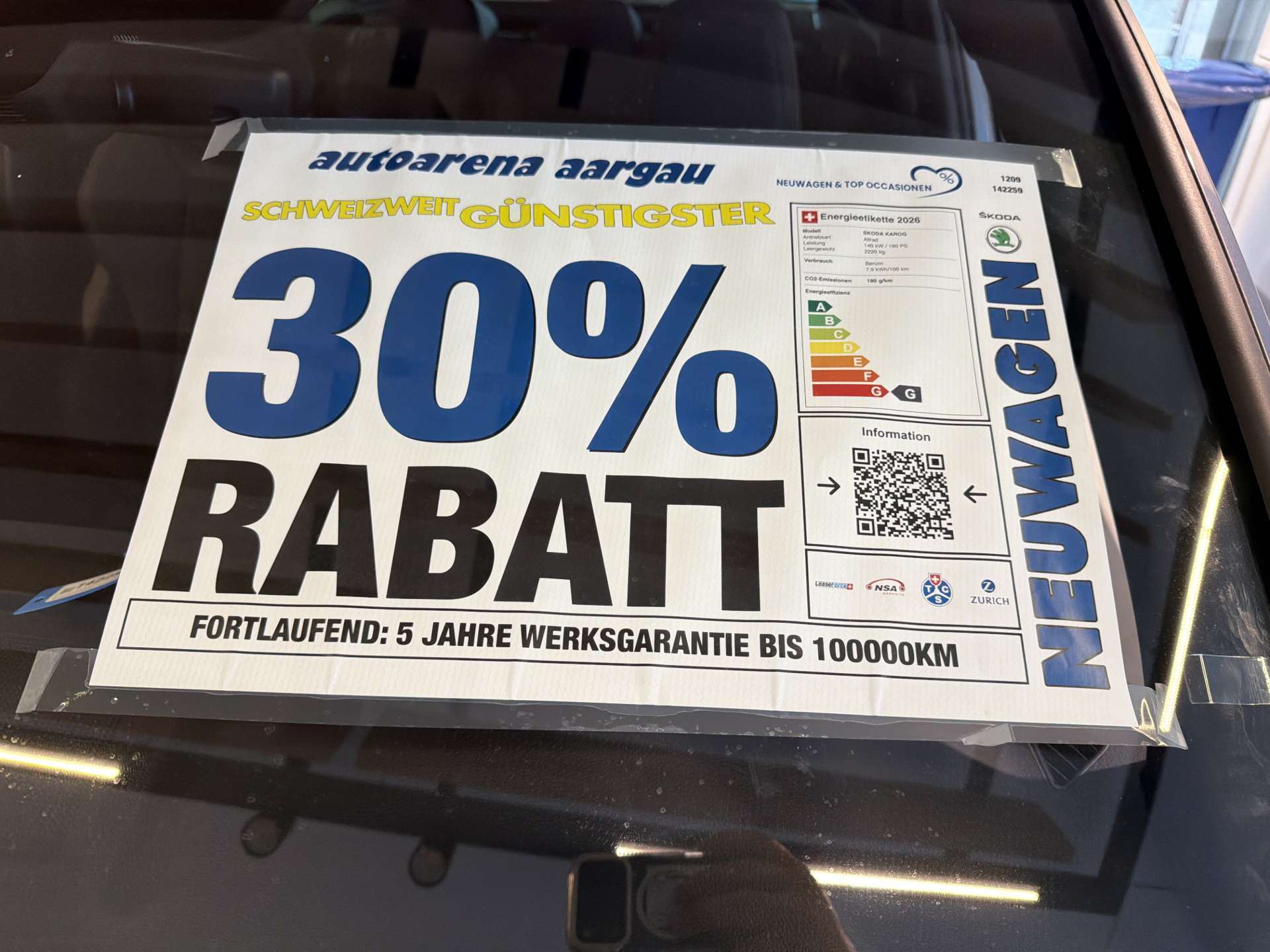 SKODA Karoq 2.0 TSi SportLine 4x4 DSG-Automat-image-3