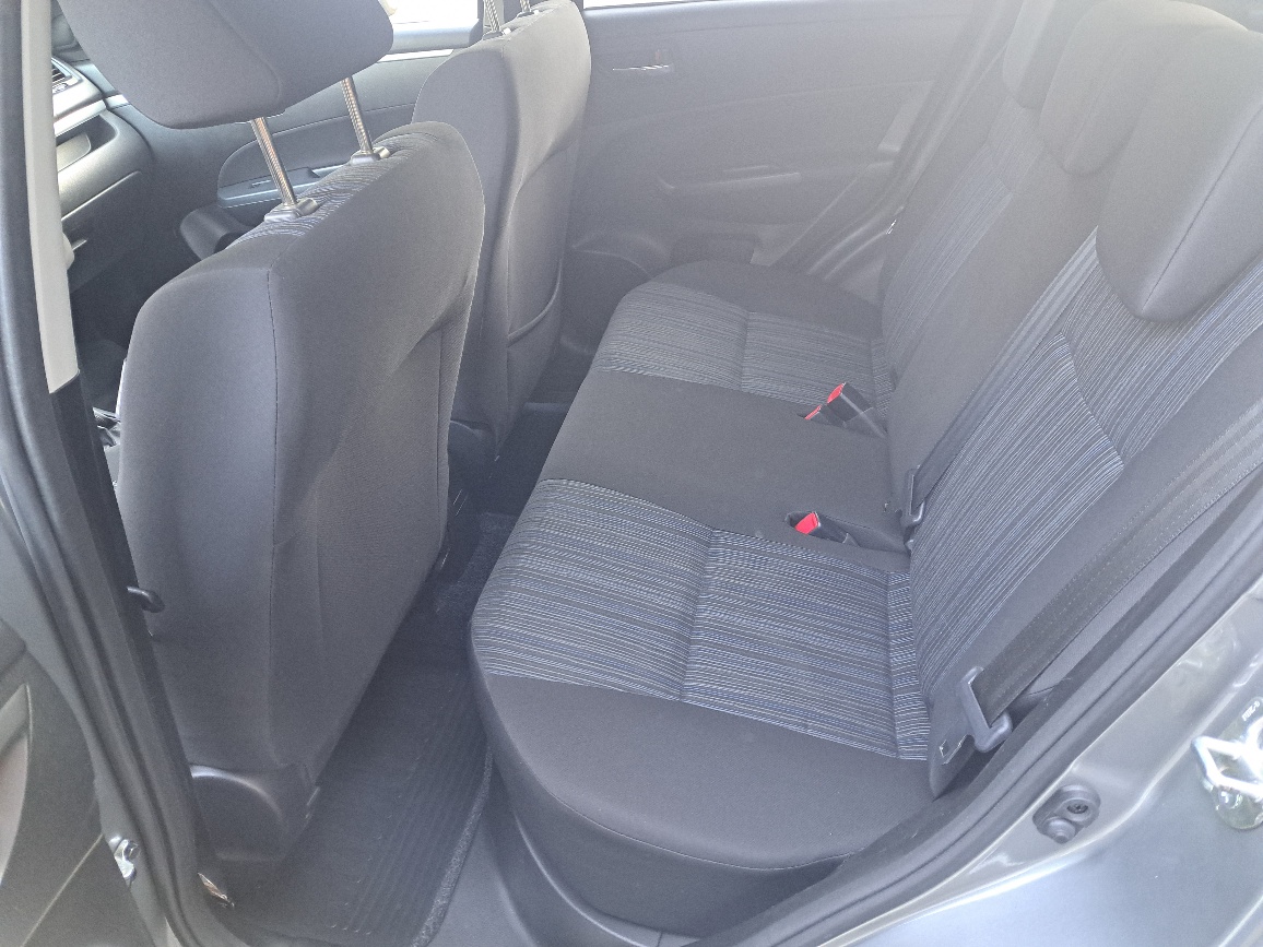 SUZUKI Swift 1.2i 16V PizSulai Top 4x4-image-8