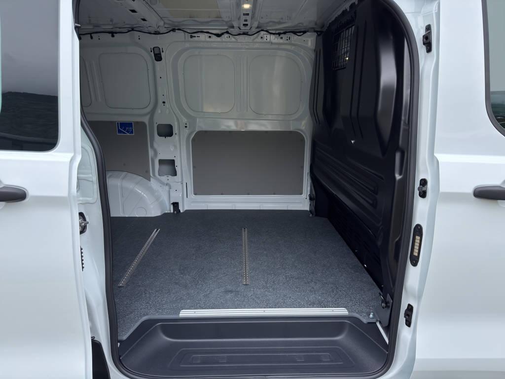 FORD Transit C Van 320 L1 2.0 EcoBlue 170 Trend 4x4-image-9