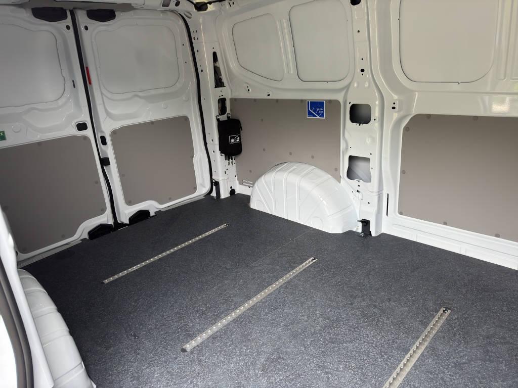 FORD Transit C Van 320 L1 2.0 EcoBlue 170 Trend 4x4-image-10