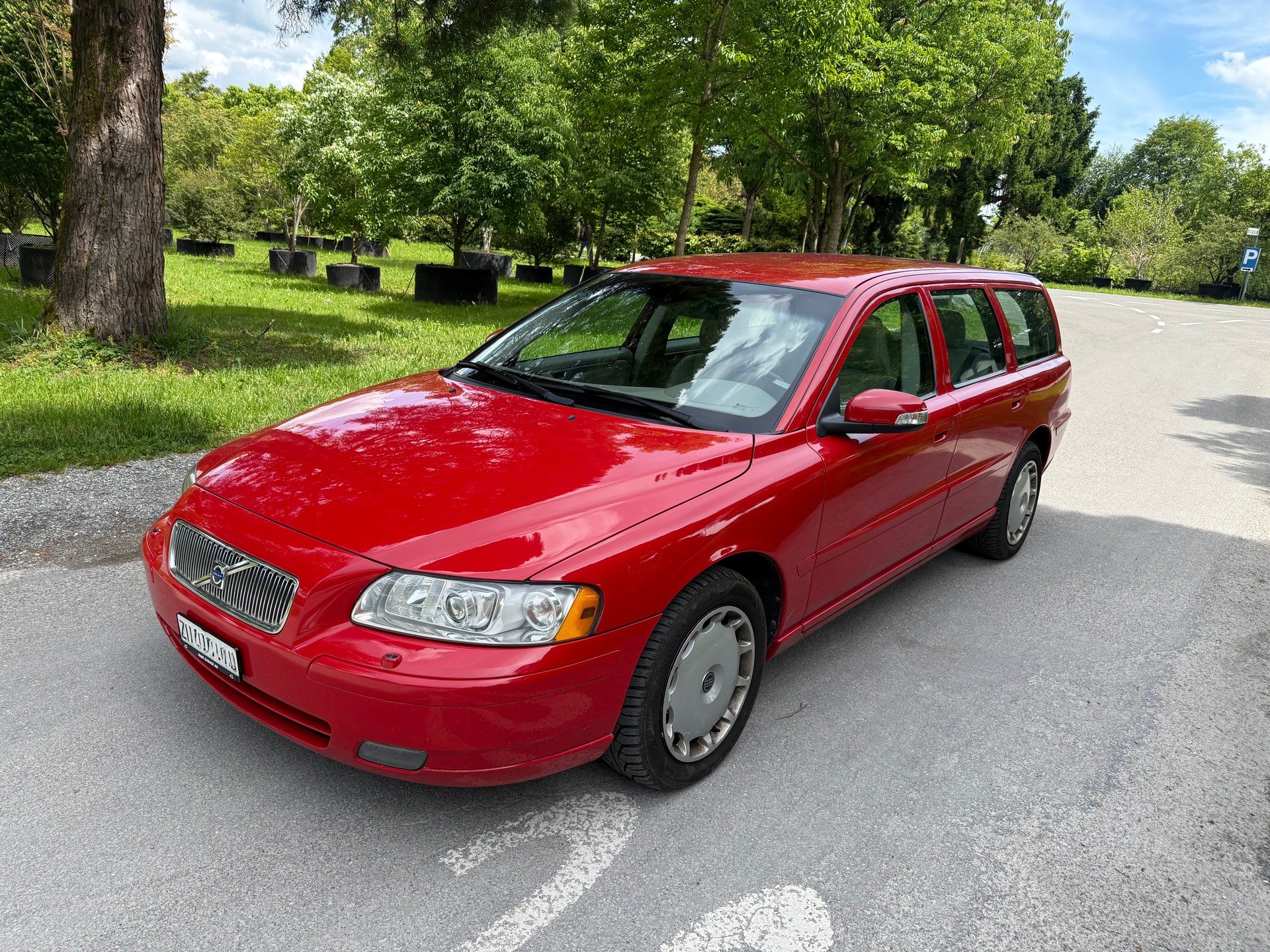 VOLVO V70 2.4 Momentum-image-0