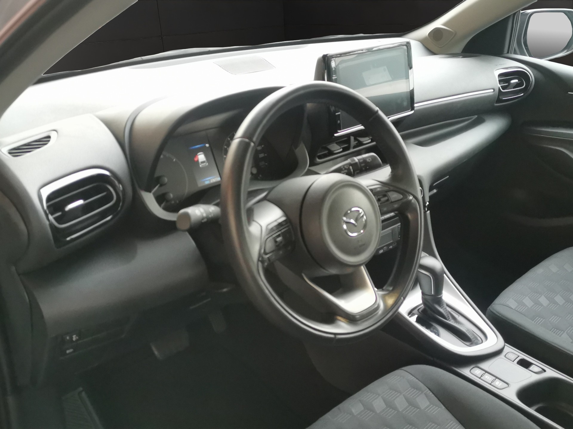 MAZDA 2 Hybrid Centre-line-image-9