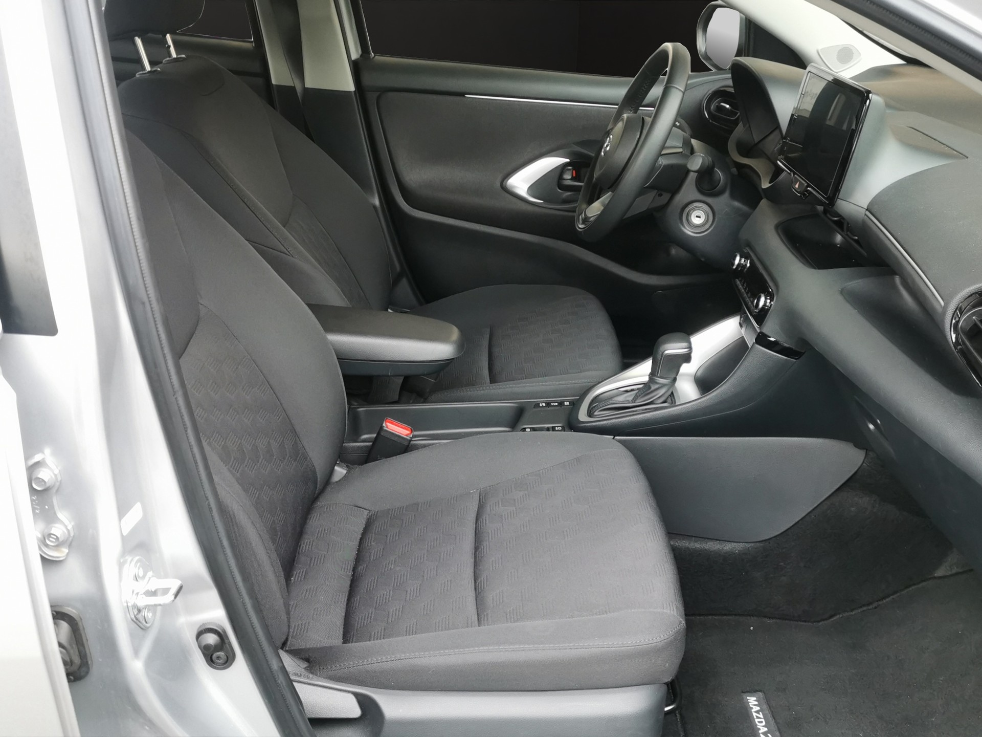 MAZDA 2 Hybrid Centre-line-image-13