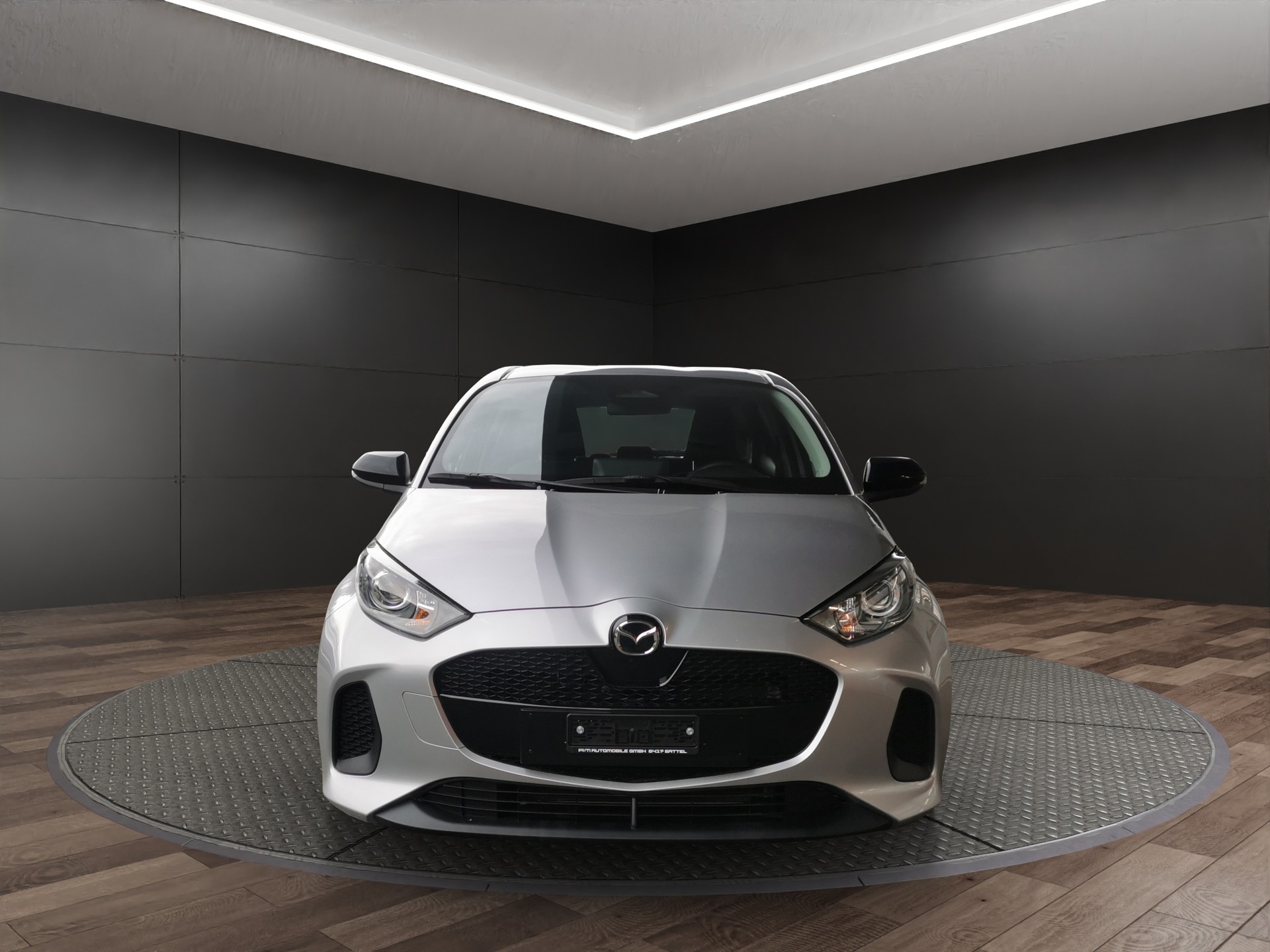 MAZDA 2 Hybrid Centre-line-showroom-element-2