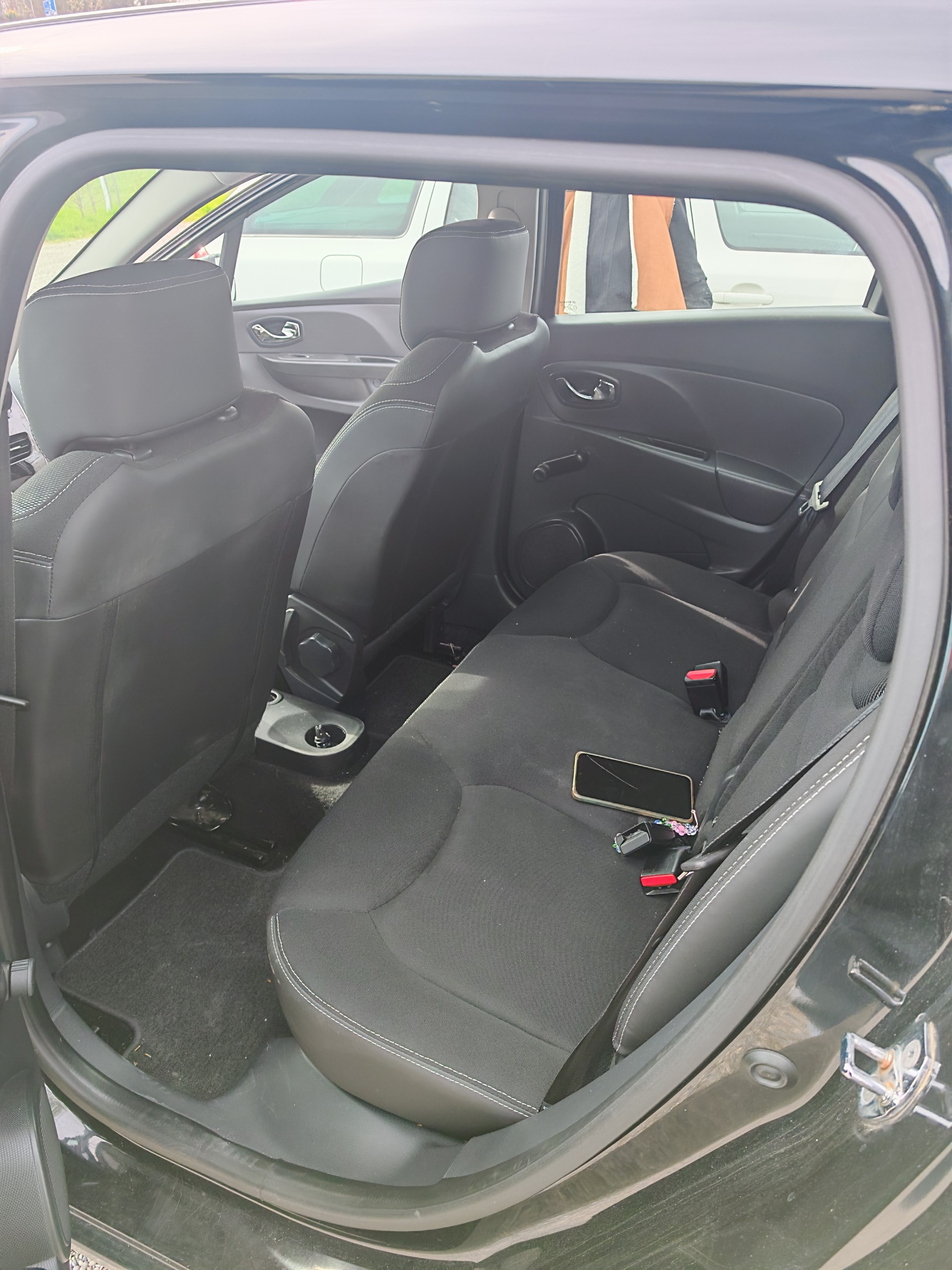 RENAULT 0.9 TCe Swiss Edition S/S-image-4