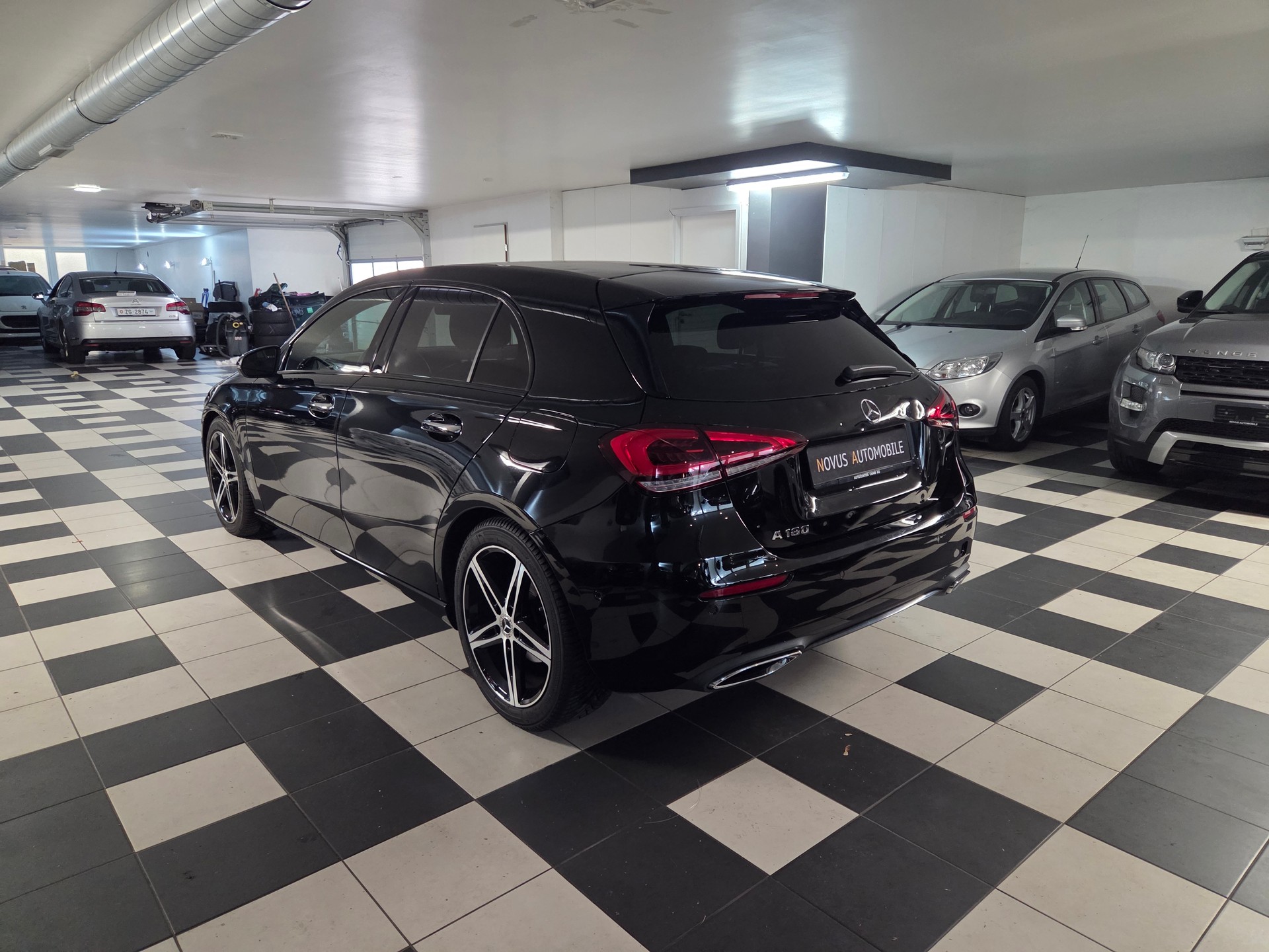 MERCEDES-BENZ A 180 AMG Line 7G-DCT-image-2