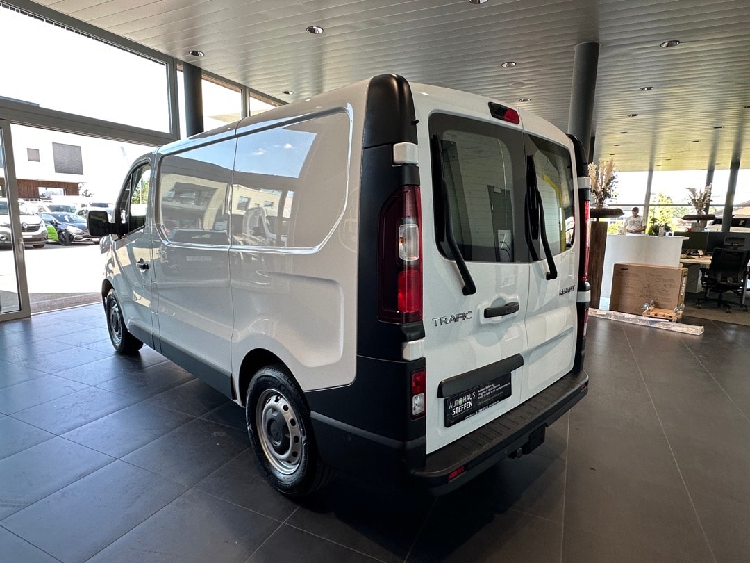 RENAULT Trafic 2.0 Blue dCi 130 Advance L1H1 EN-image-3