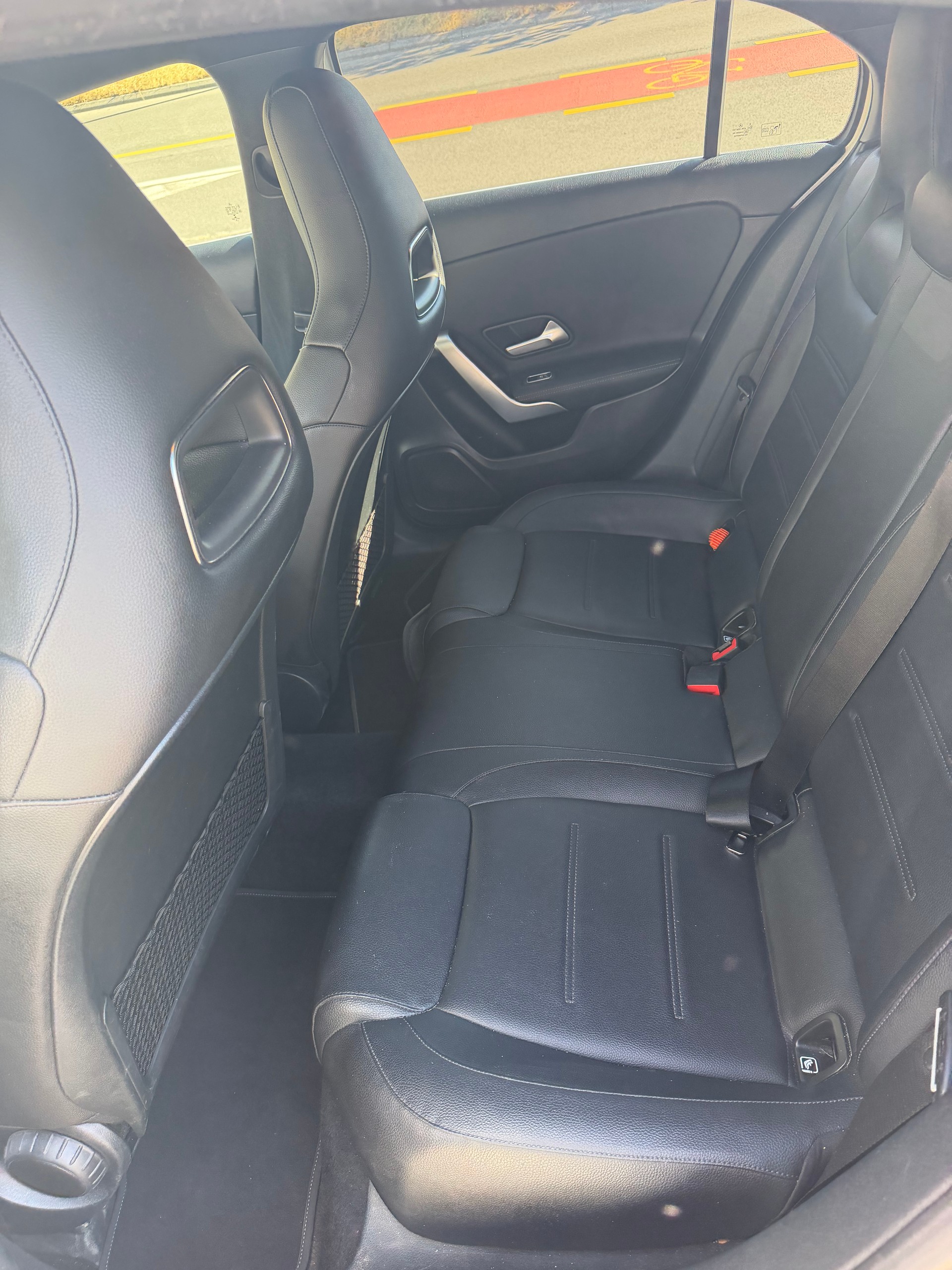 MERCEDES-BENZ A 180 d-image-8