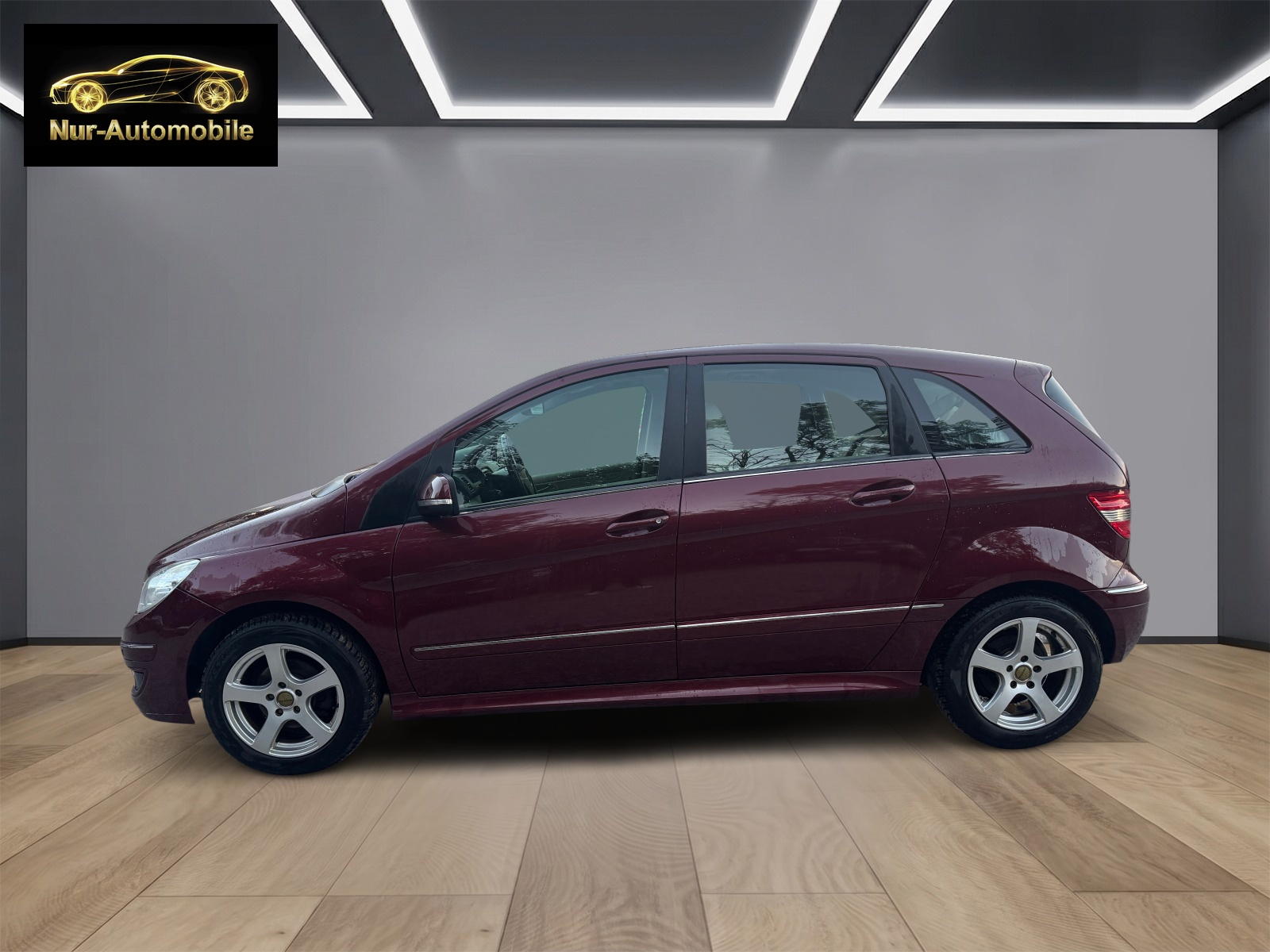 MERCEDES-BENZ B 180-image-1