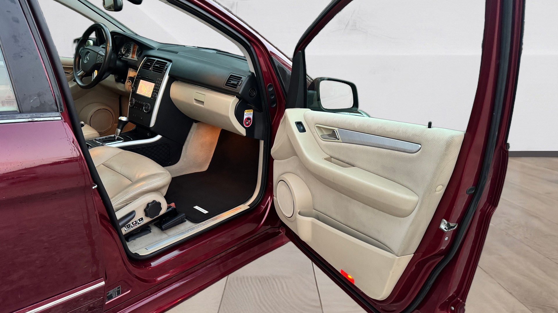 MERCEDES-BENZ B 180-image-13