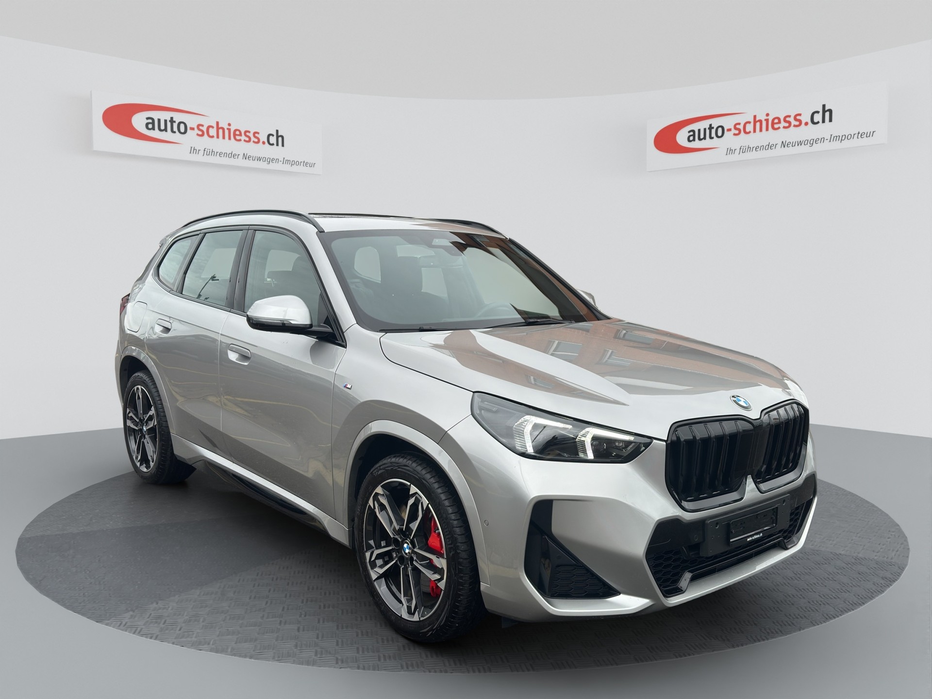 BMW X1 sDrive 18i M Sport Pro Shadow Line-image-0
