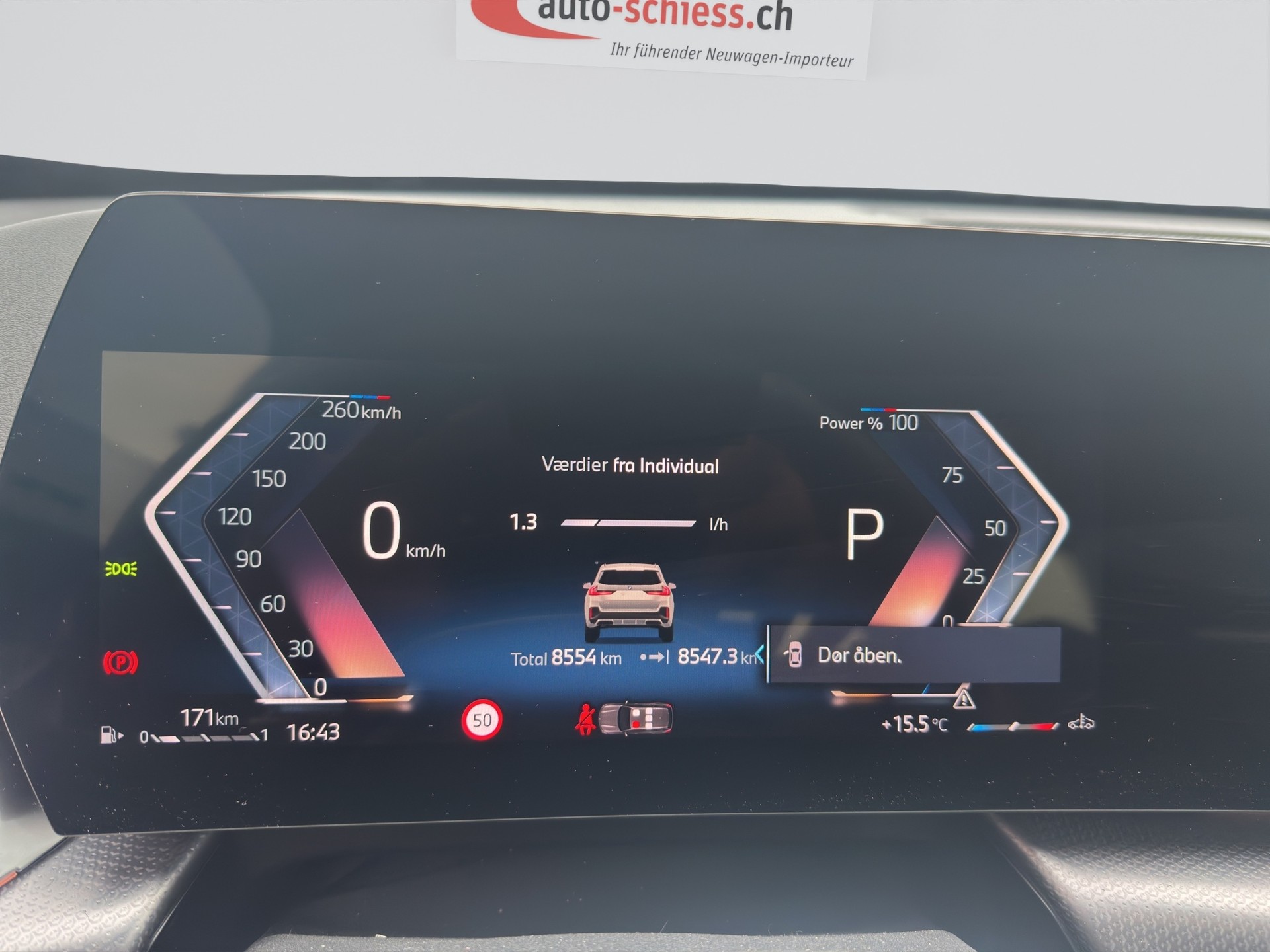 BMW X1 sDrive 18i M Sport Pro Shadow Line-image-10