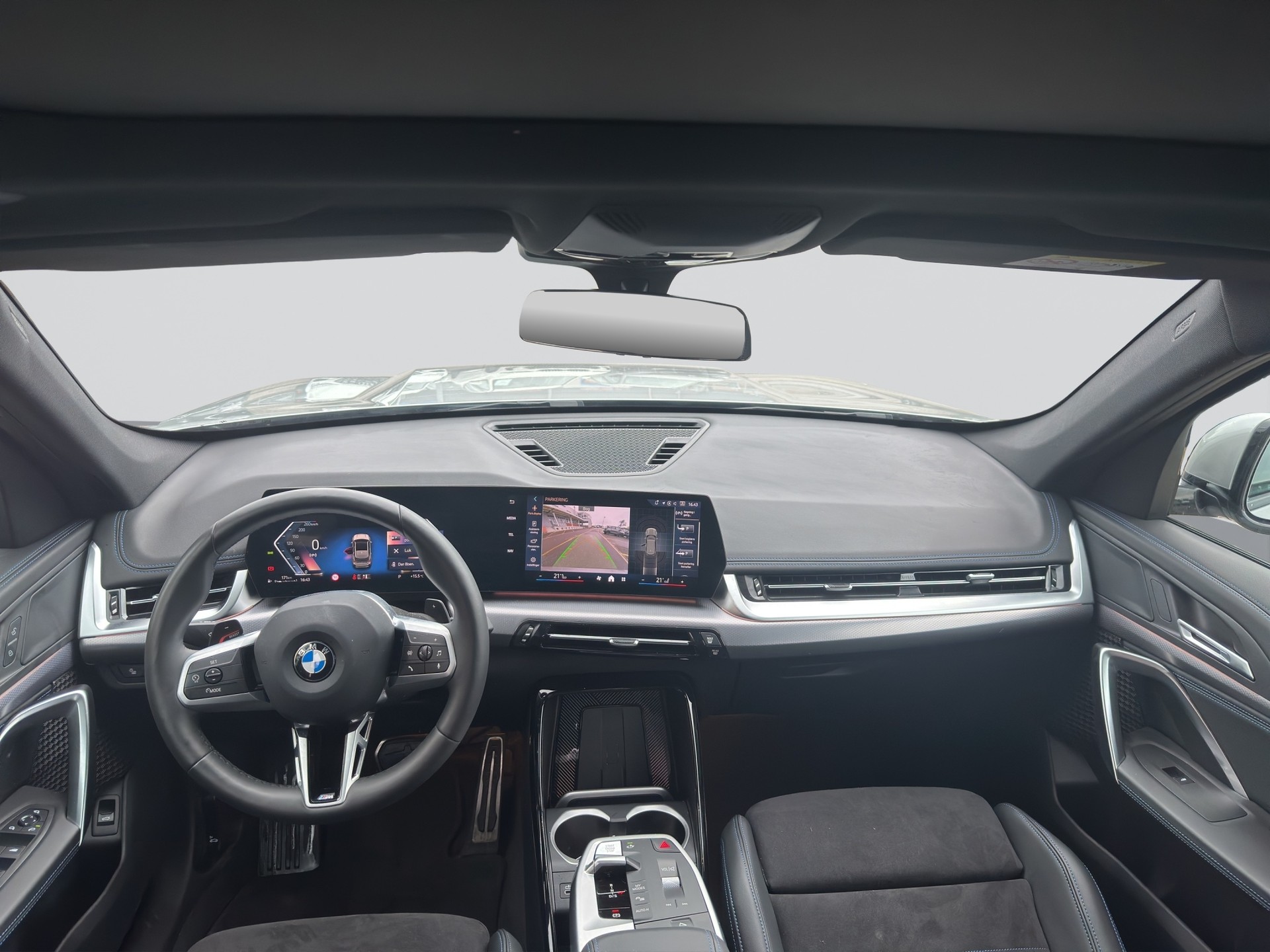 BMW X1 sDrive 18i M Sport Pro Shadow Line-image-13