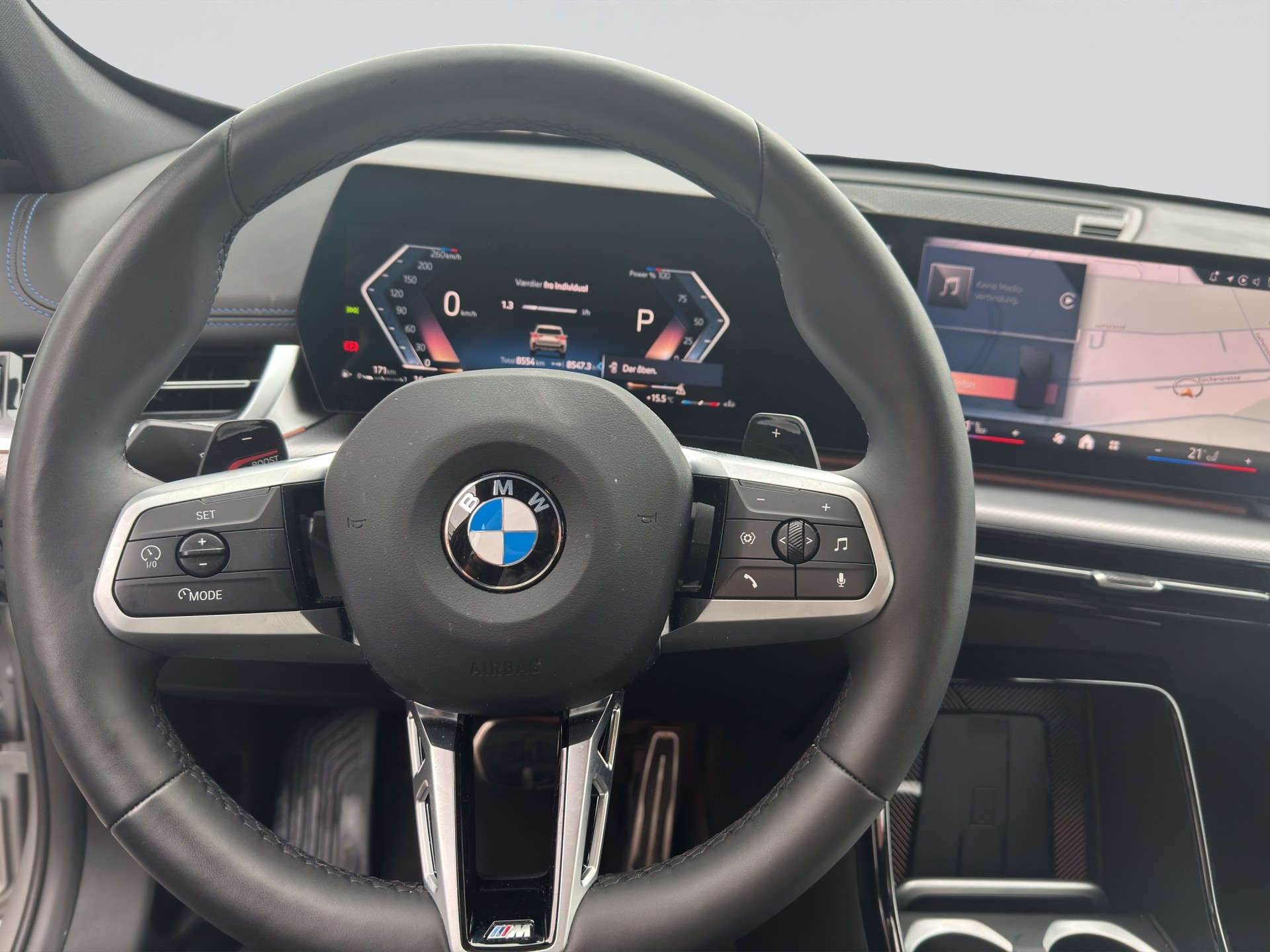 BMW X1 sDrive 18i M Sport Pro Shadow Line-image-9
