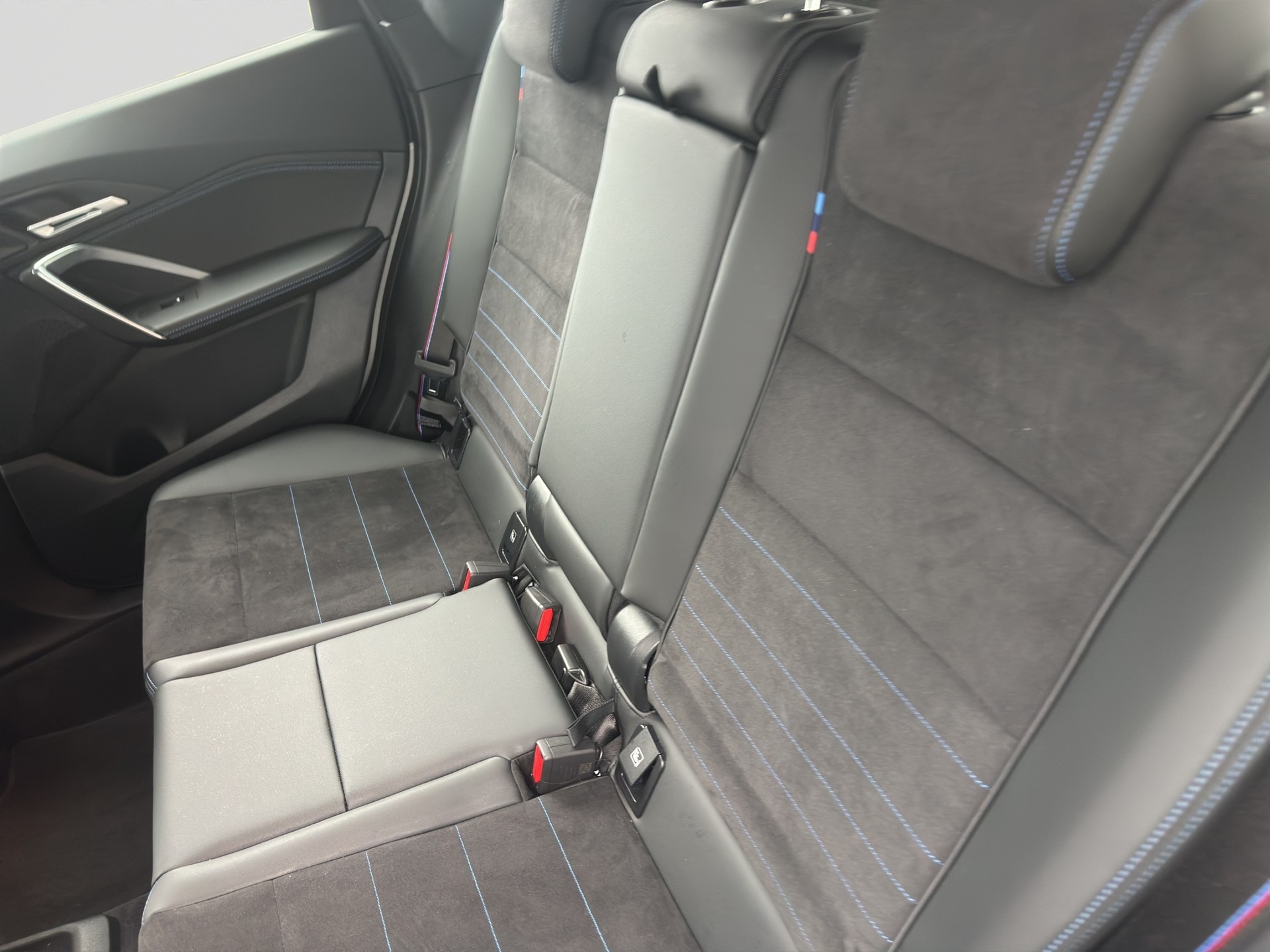 BMW X1 sDrive 18i M Sport Pro Shadow Line-image-7