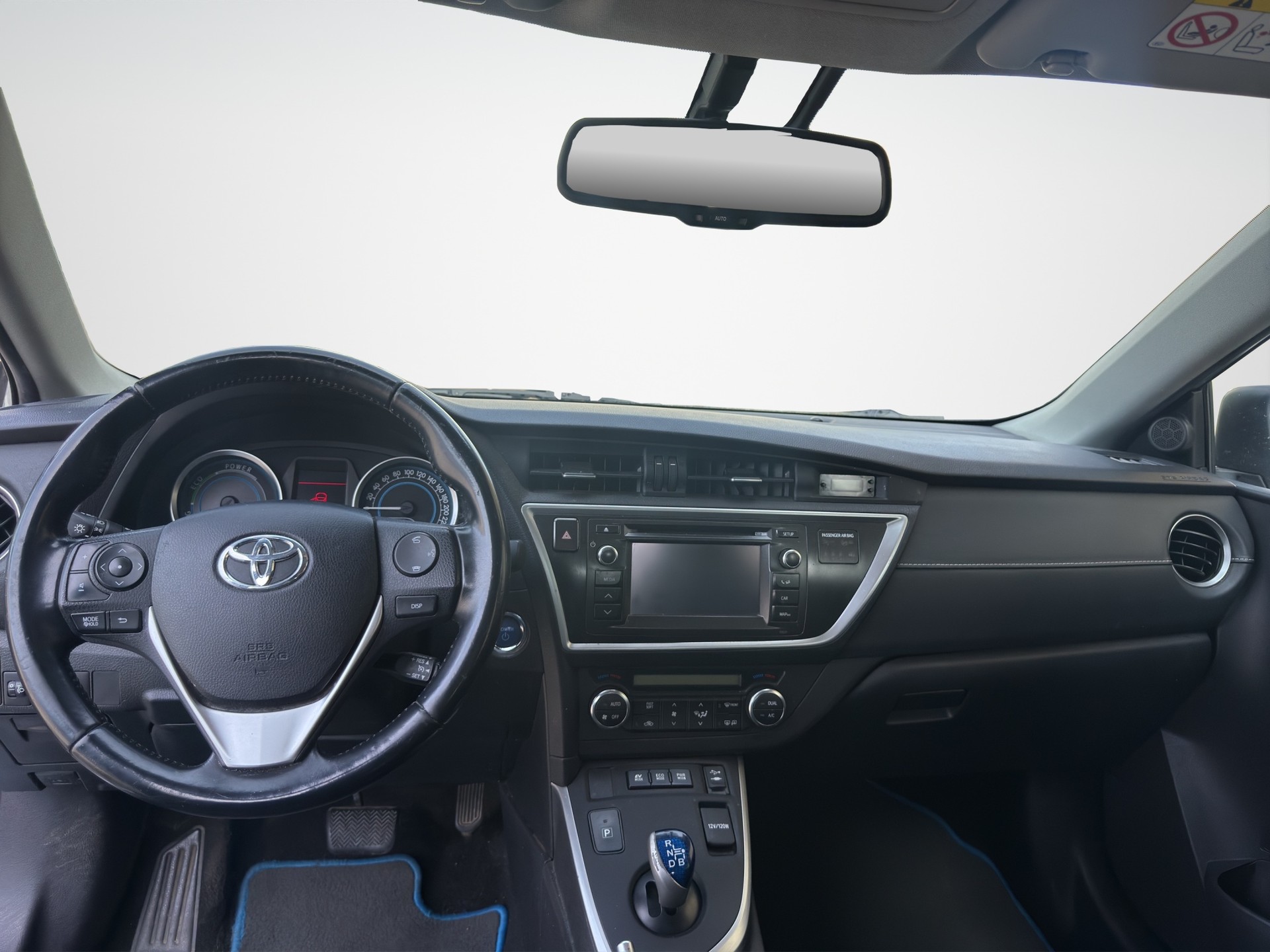 TOYOTA Auris 1.8 16V HSD-image-11
