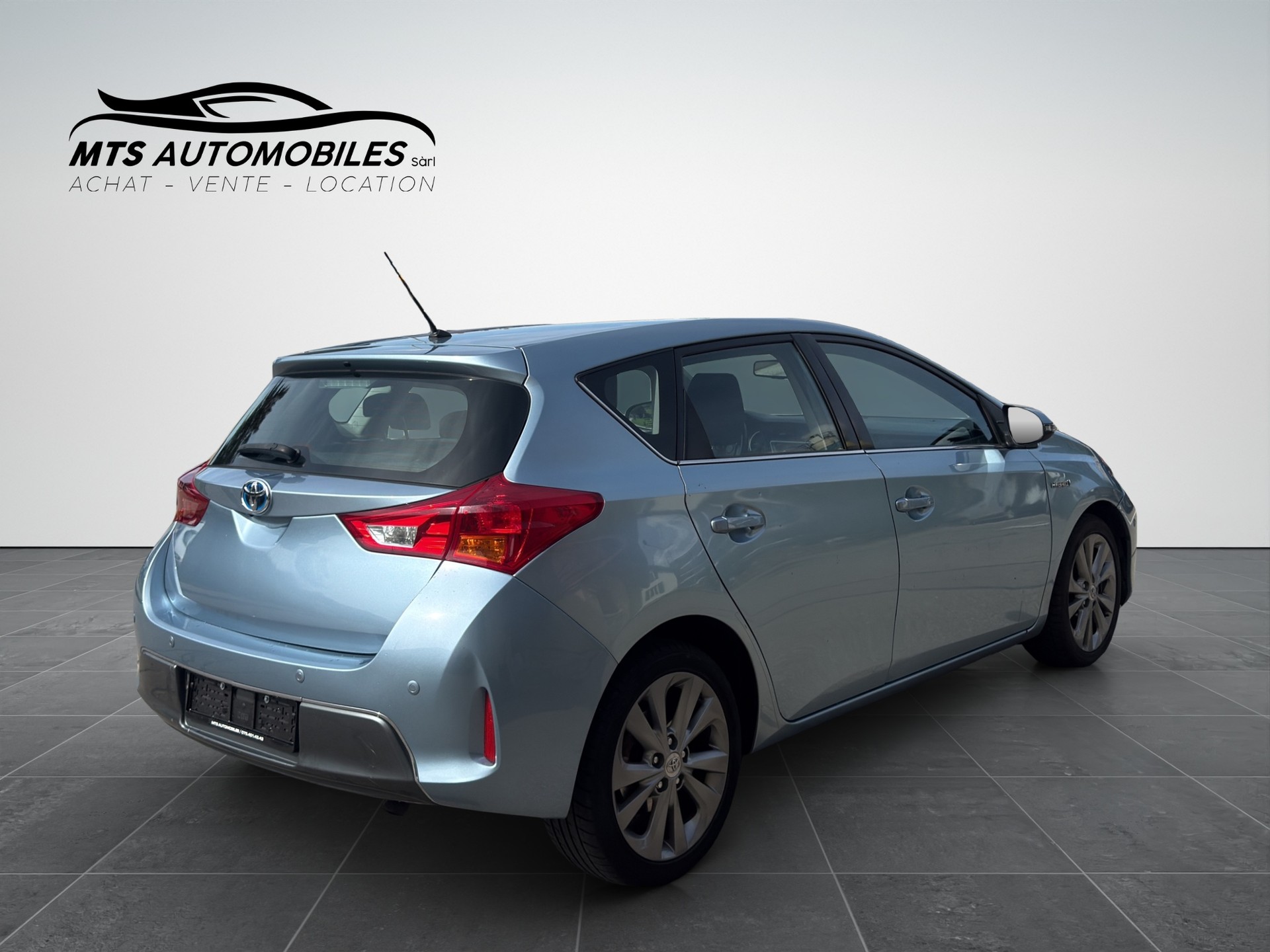 TOYOTA Auris 1.8 16V HSD-image-5