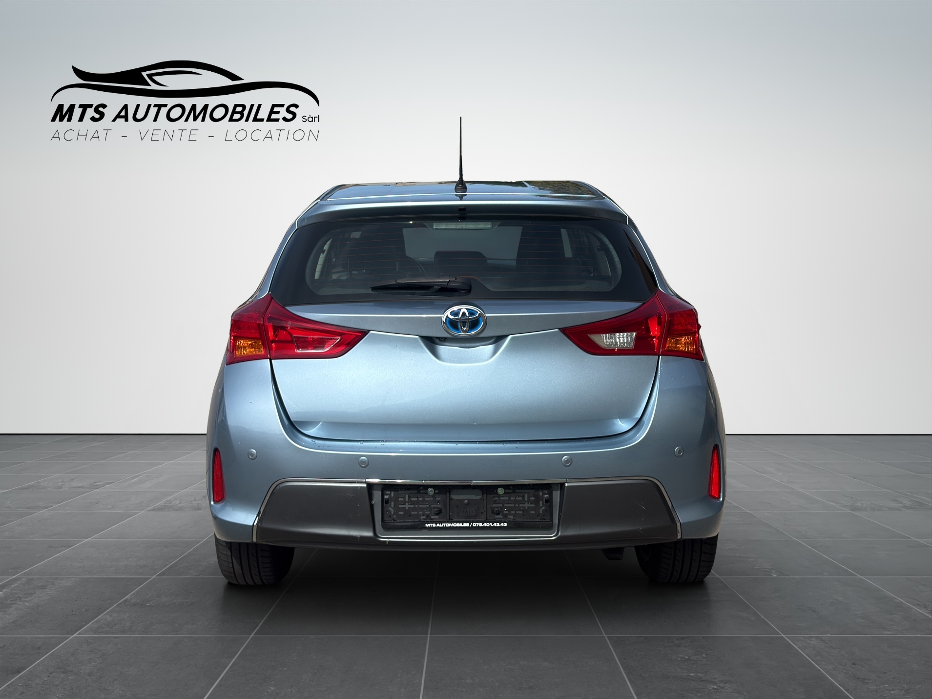 TOYOTA Auris 1.8 16V HSD-image-4
