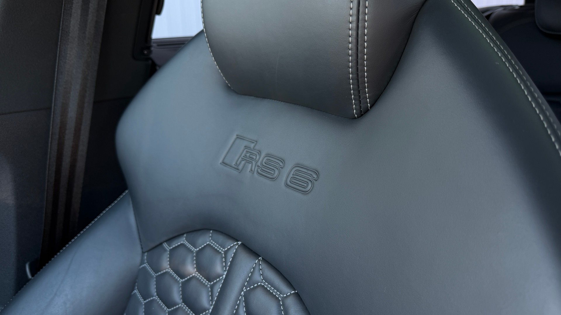 AUDI RS6 Avant 4.0 TFSI V8 quattro Tiptronic ***Capristo, Tittanforged, Gepfeffert V3 (KW)***-image-19