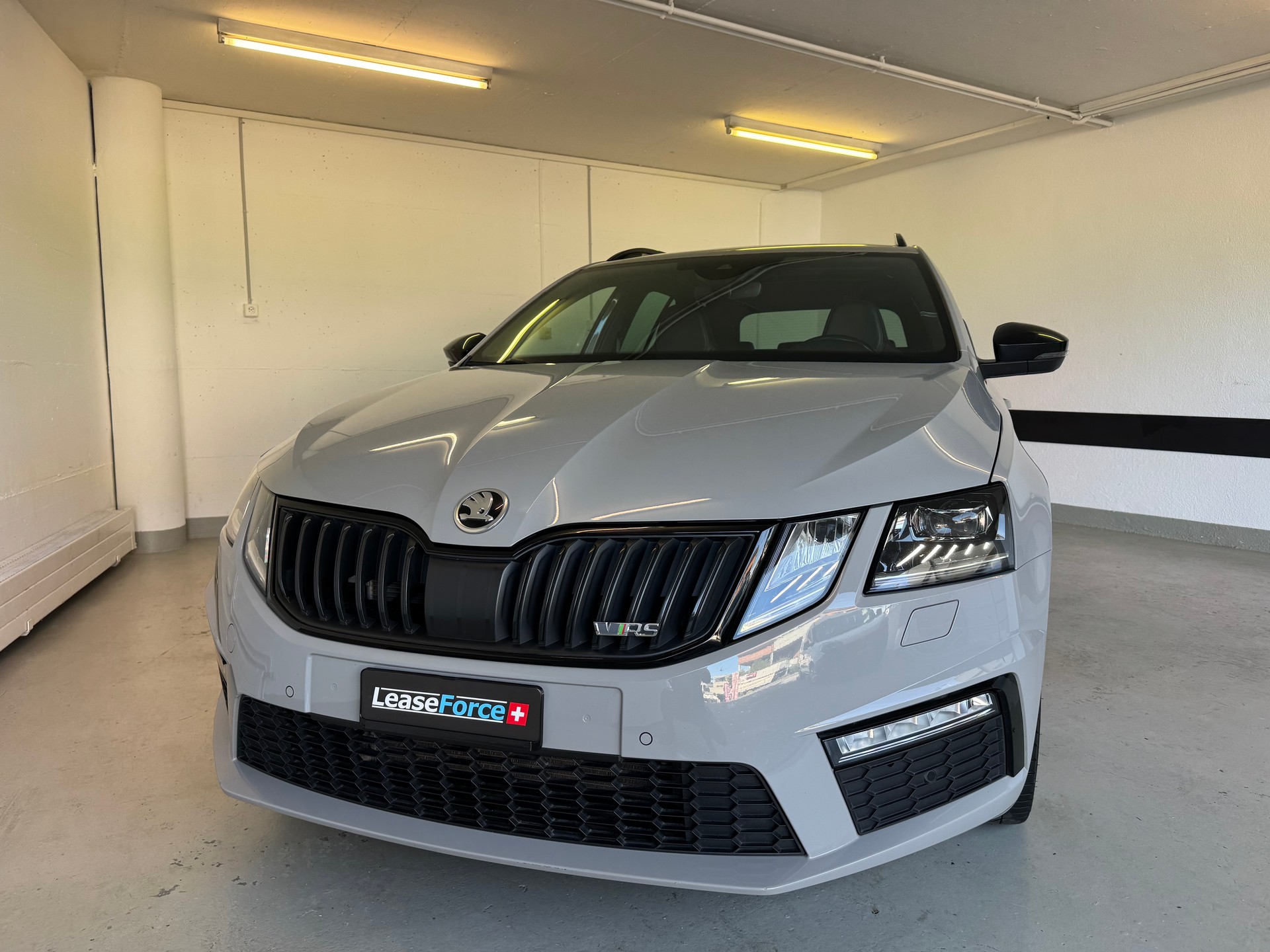 SKODA Octavia Combi 2.0 TDI RS 4x4 DSG-image-0