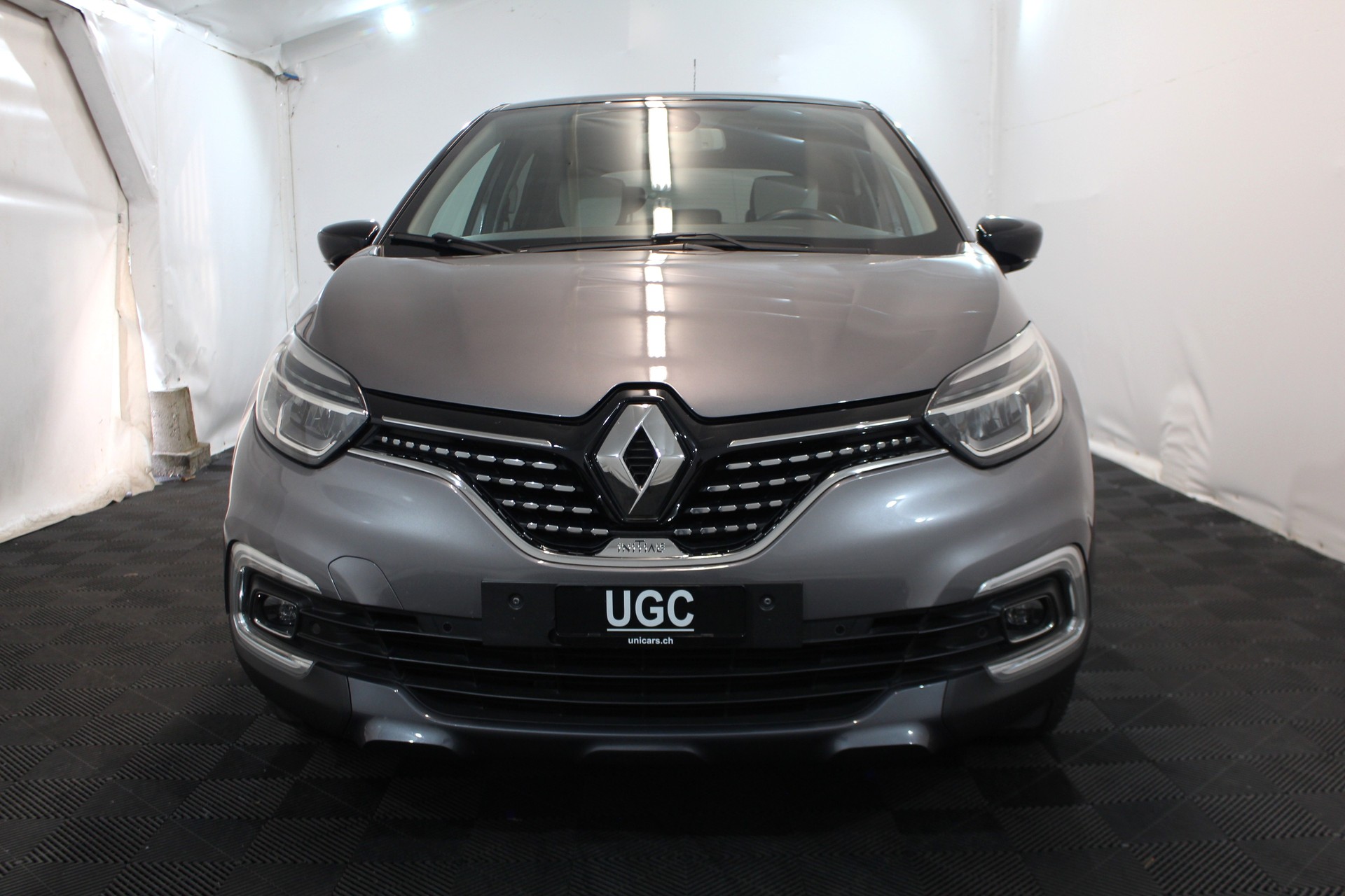 RENAULT Captur 1.2 TCe Initiale EDC S/S-showroom-element-1