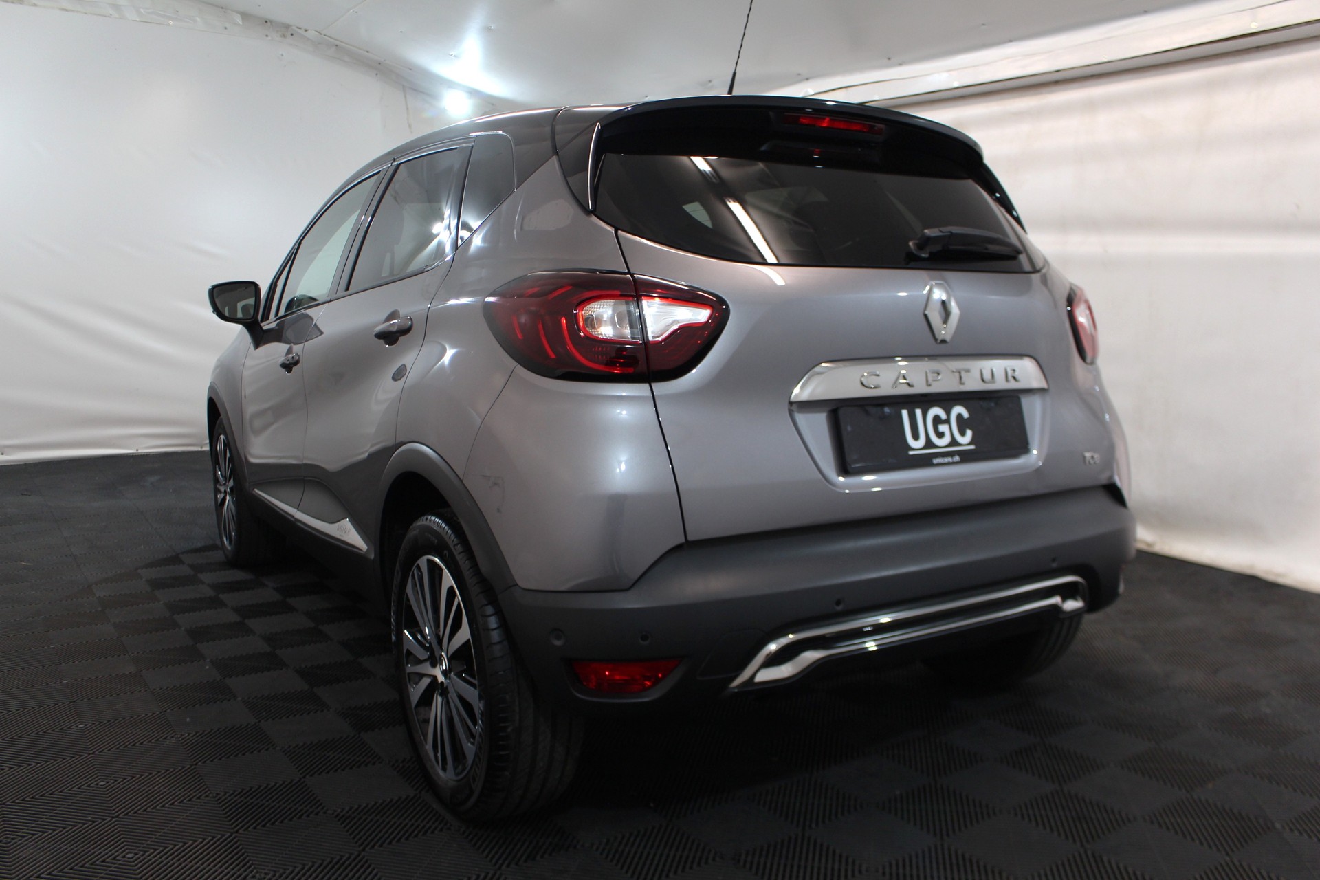 RENAULT Captur 1.2 TCe Initiale EDC S/S-showroom-element-3