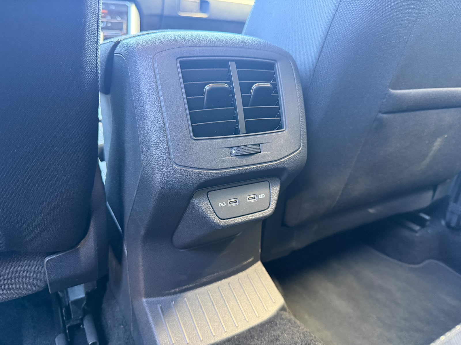 VW T-Roc 1.5 TSI EVO Life United DSG-image-24