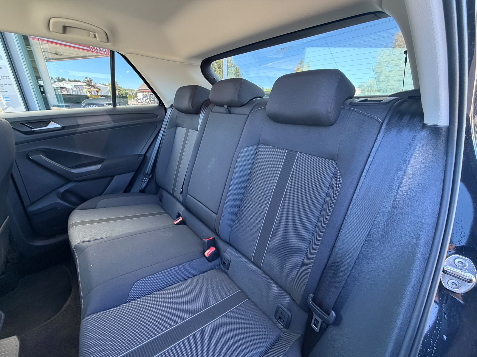 VW T-Roc 1.5 TSI EVO Life United DSG-image-22
