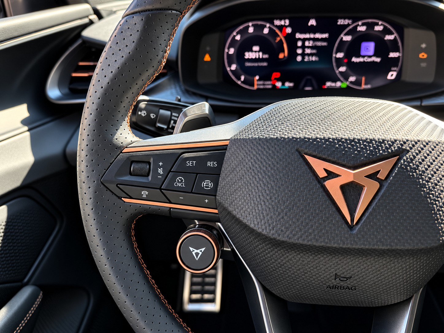 CUPRA Terramar 1.5 eHybrid DSG VZ Toit Ouvrant VERSION SUISSE-image-12