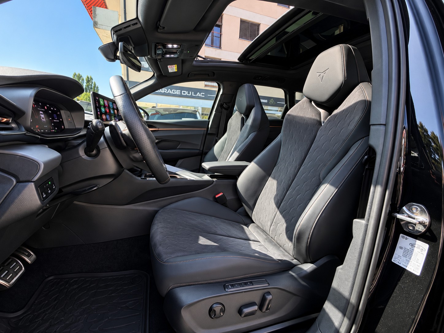 CUPRA Terramar 1.5 eHybrid DSG VZ Toit Ouvrant VERSION SUISSE-image-10