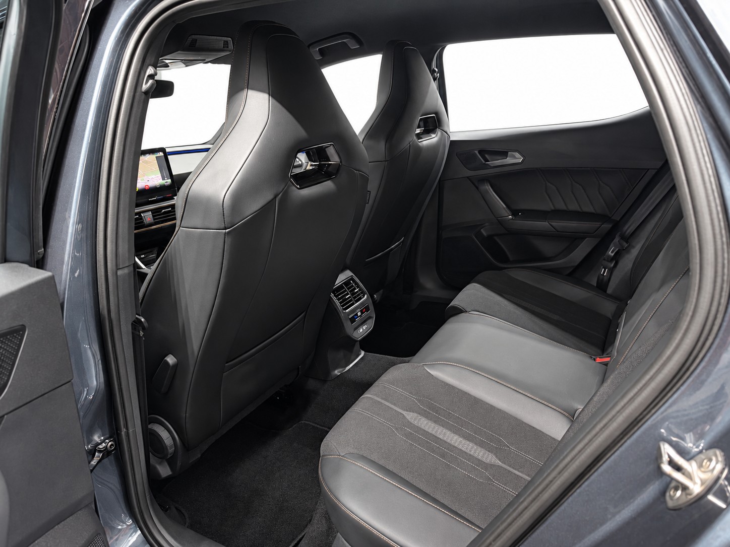 CUPRA LEON VZ 2.0 TSI DSG-image-12