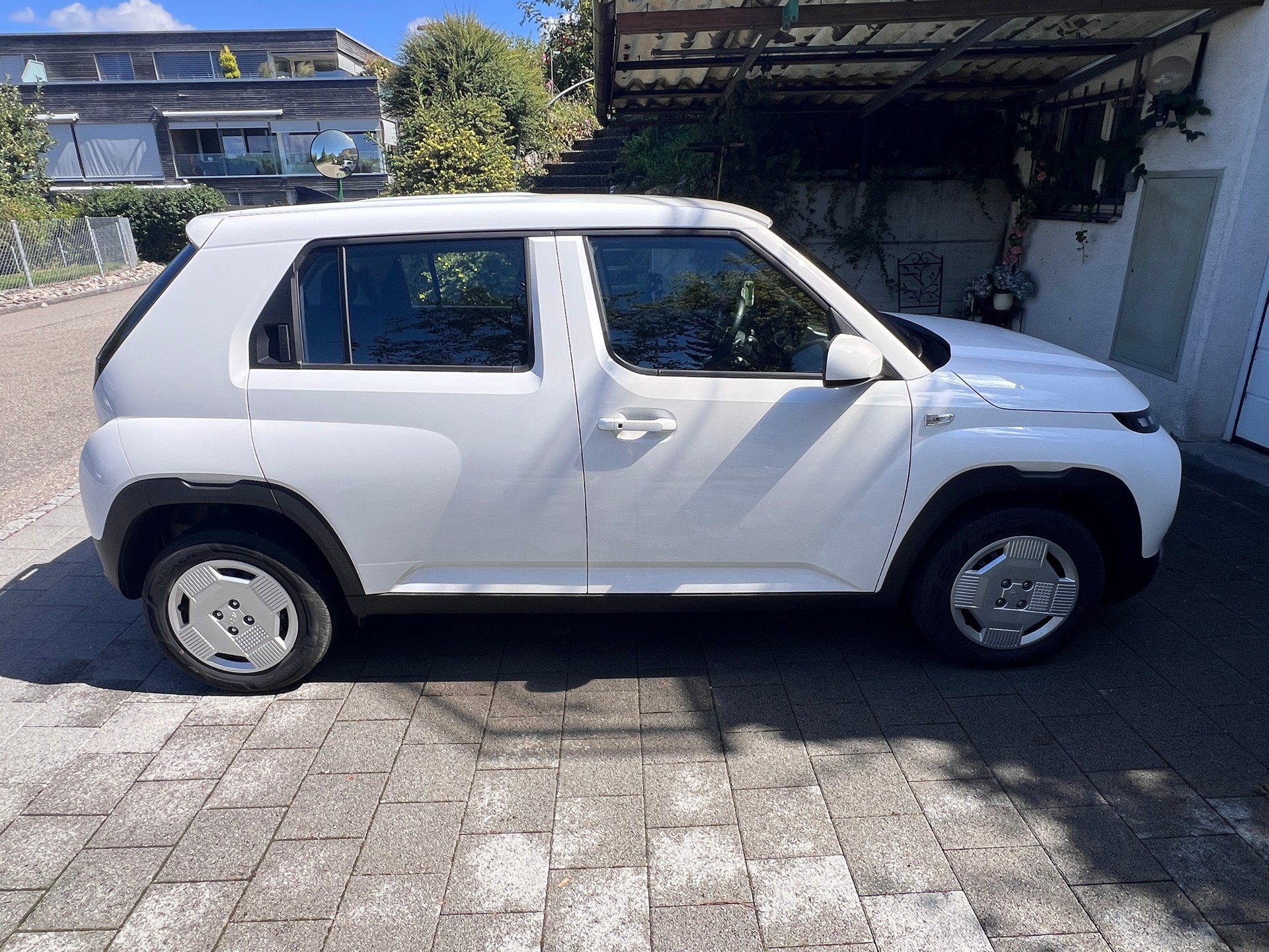 HYUNDAI 42 kWh Electric Origo-image-1