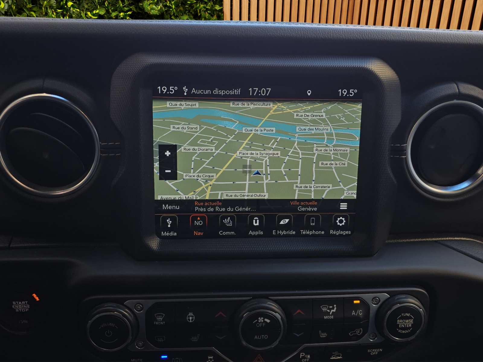 JEEP Wrangler 2.0 PHEV Unlimited Sahara DT Automatic-image-14