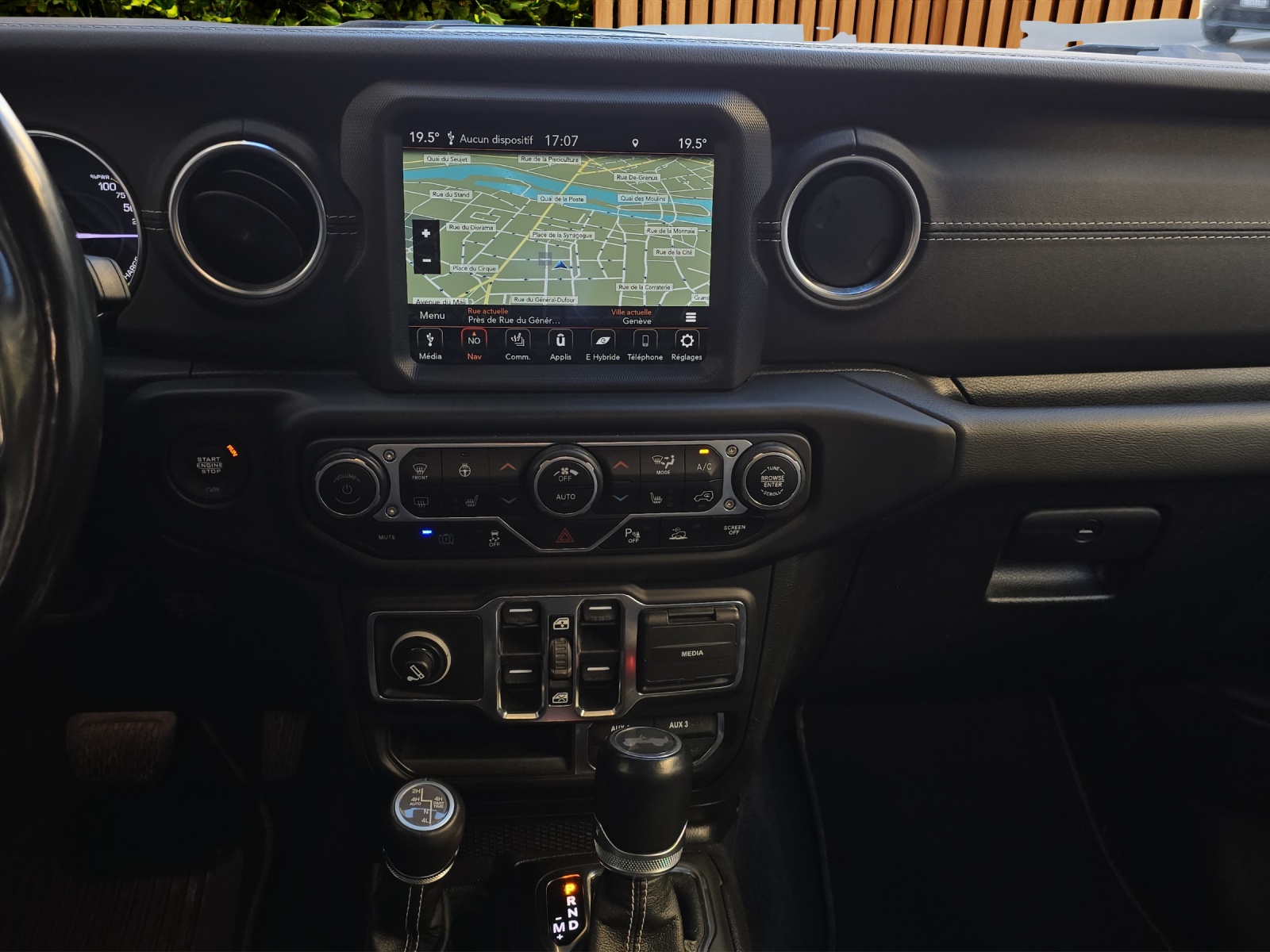 JEEP Wrangler 2.0 PHEV Unlimited Sahara DT Automatic-image-13
