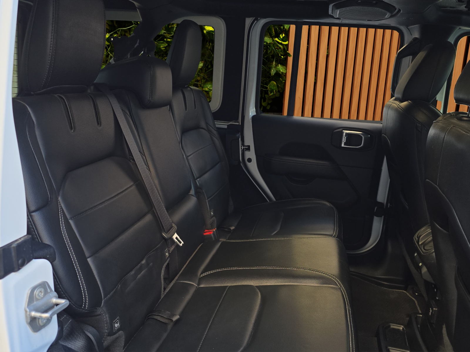 JEEP Wrangler 2.0 PHEV Unlimited Sahara DT Automatic-image-16