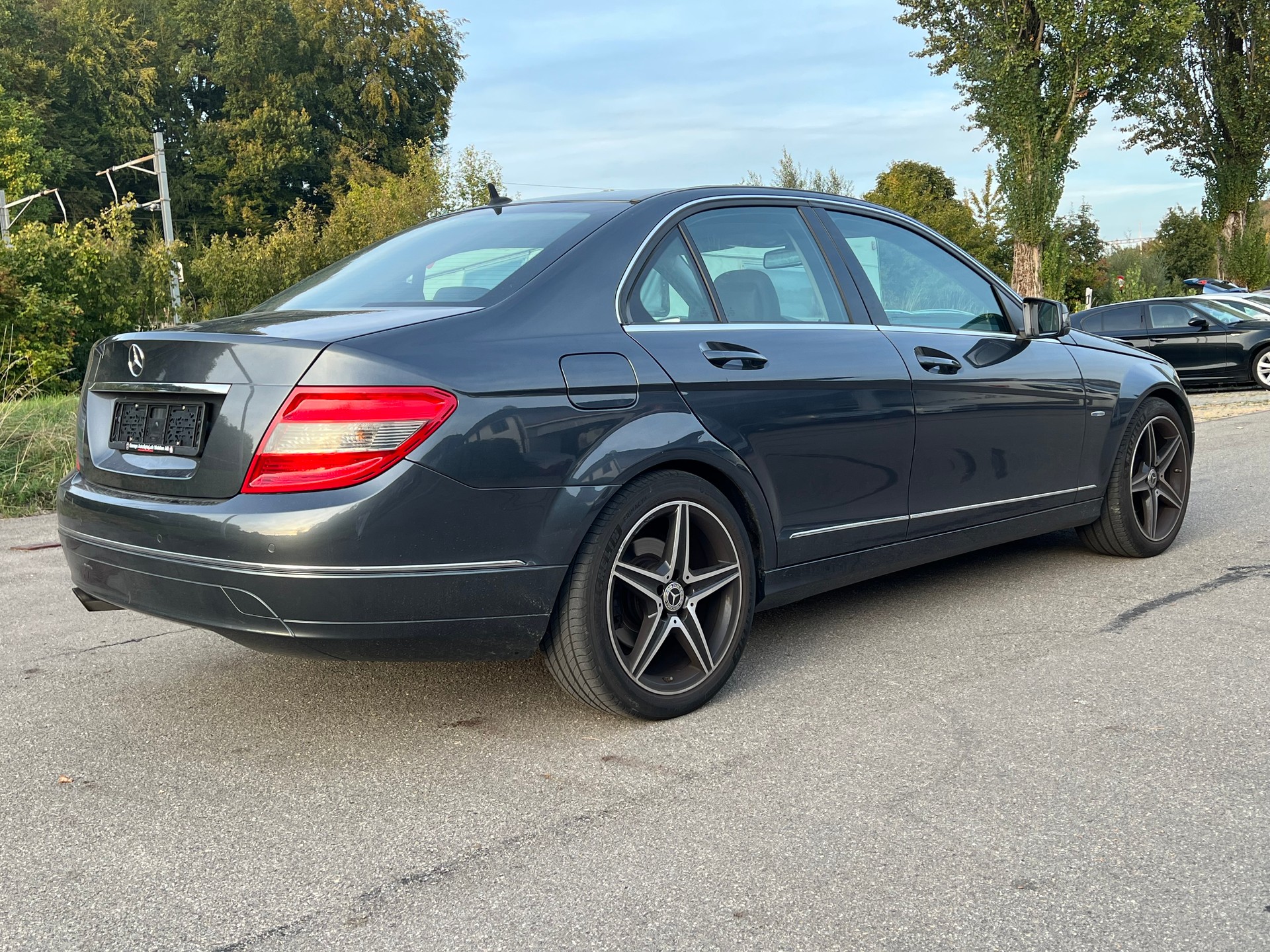 MERCEDES-BENZ C 200 CGI BlueEfficiency Avantgarde Automatic-image-4