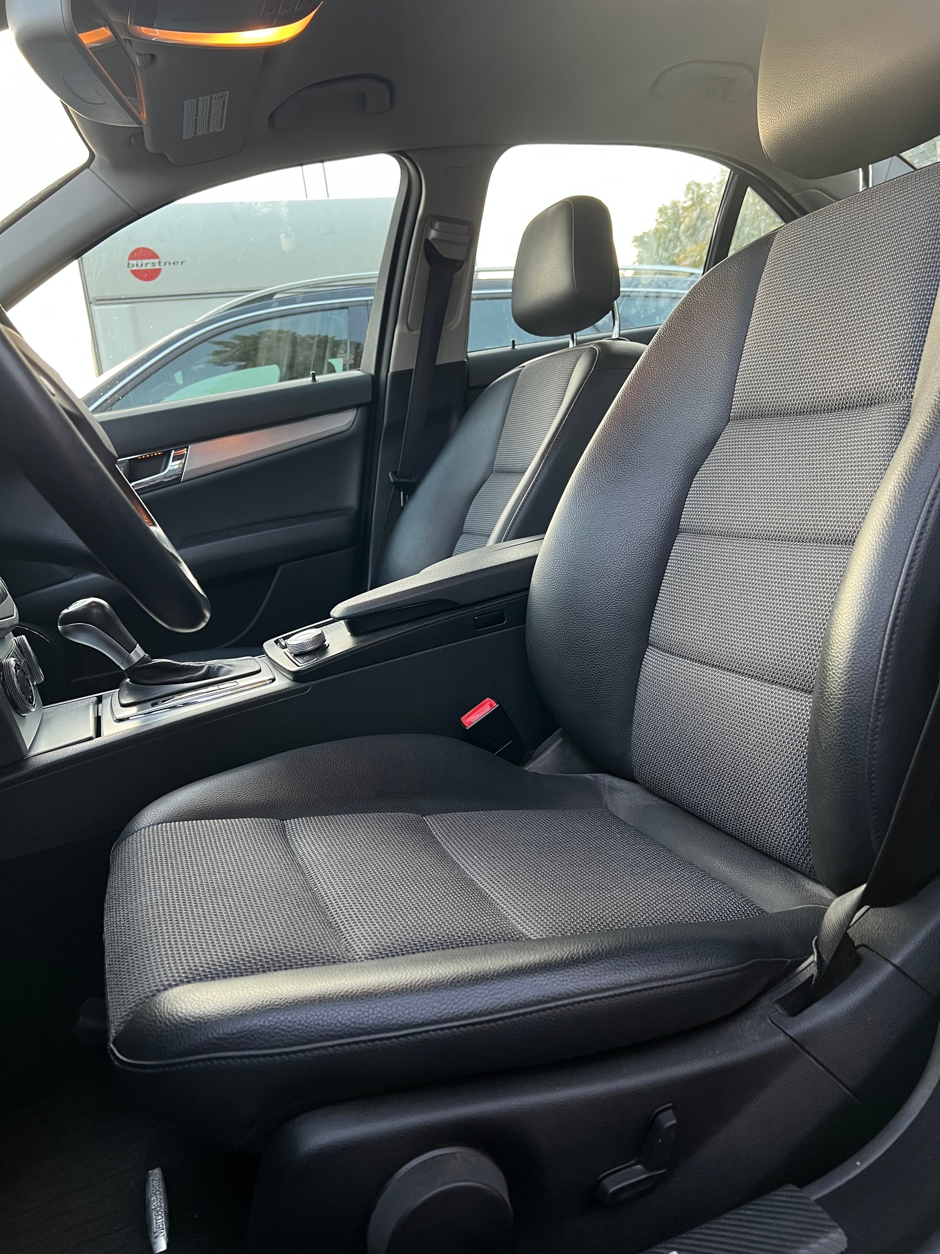 MERCEDES-BENZ C 200 CGI BlueEfficiency Avantgarde Automatic-image-12