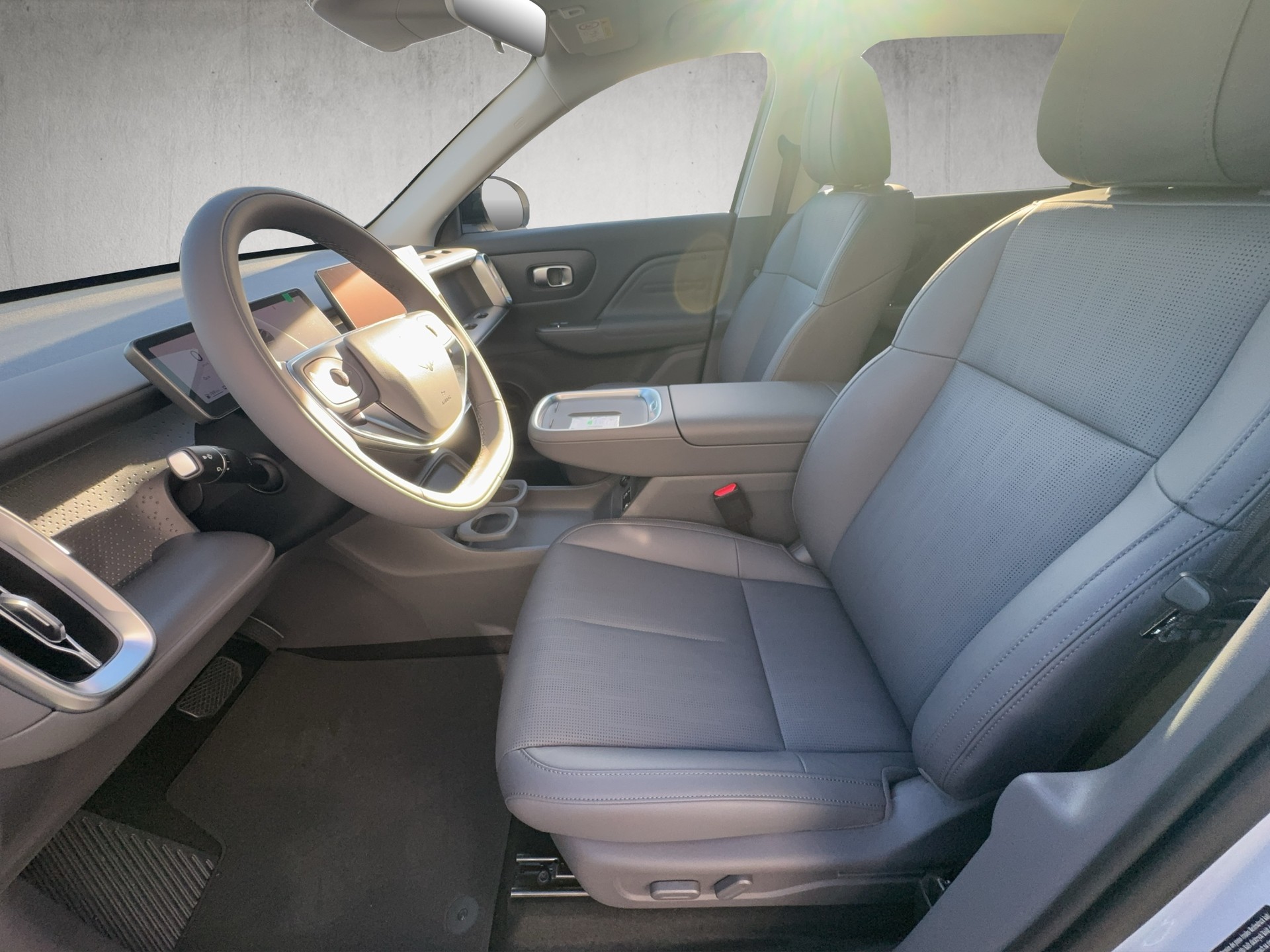 LEAPMOTOR B10 1.5 Hybrid EV-image-12