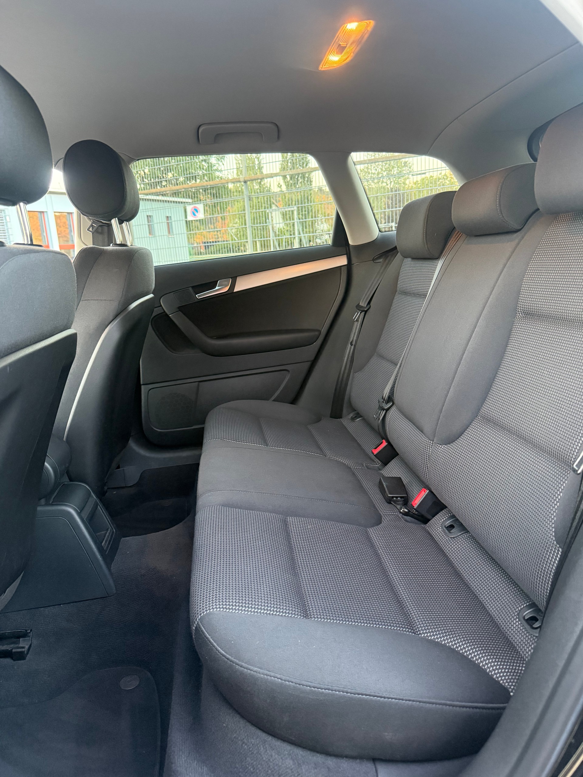 AUDI A3 Sportback 1.4 TFSI Ambiente S-tronic-image-7