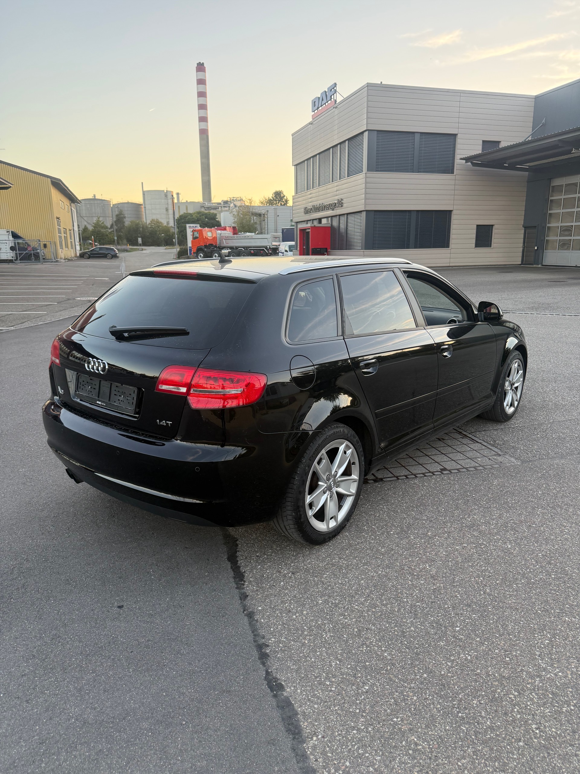 AUDI A3 Sportback 1.4 TFSI Ambiente S-tronic-image-5