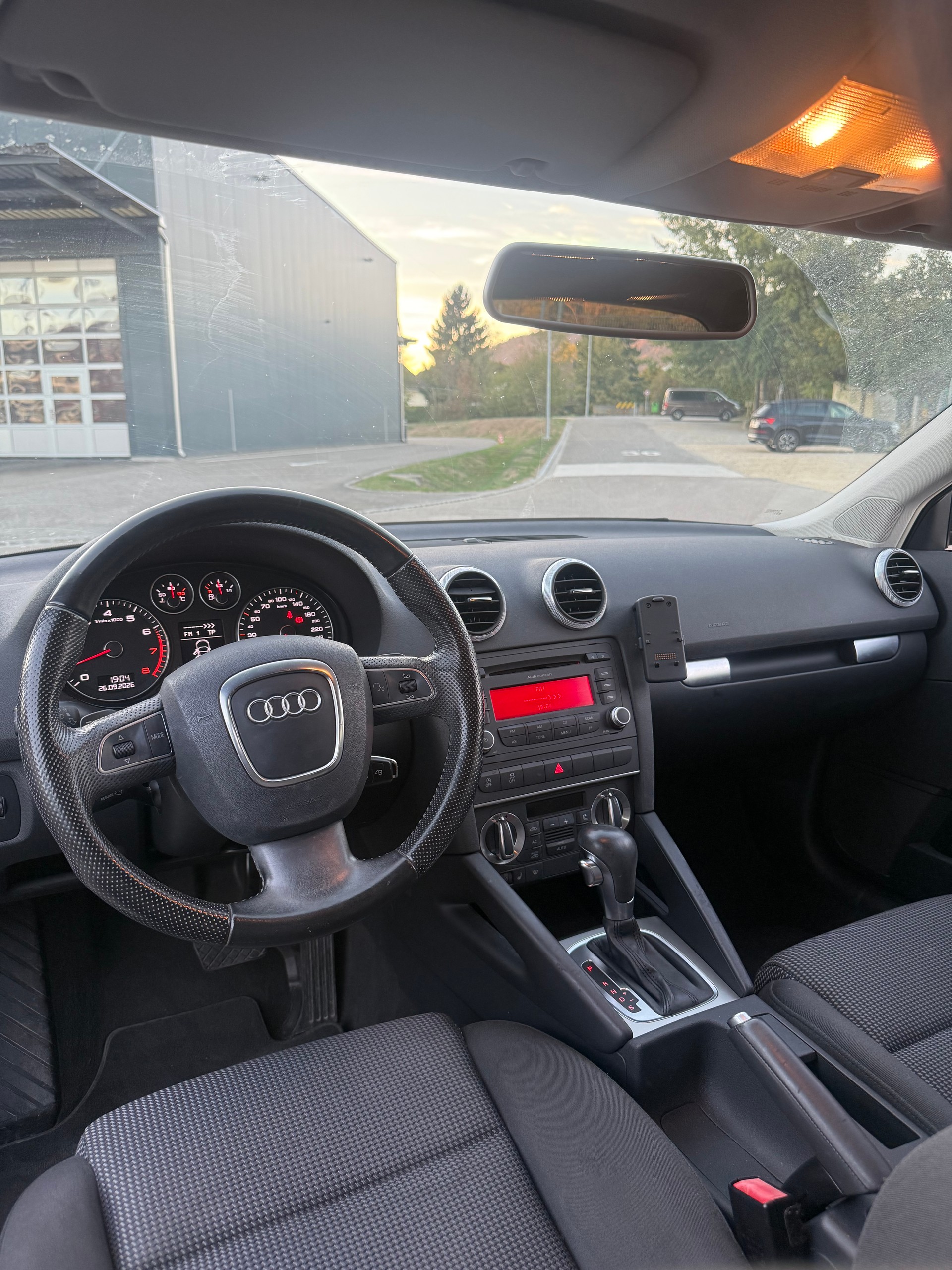 AUDI A3 Sportback 1.4 TFSI Ambiente S-tronic-image-6