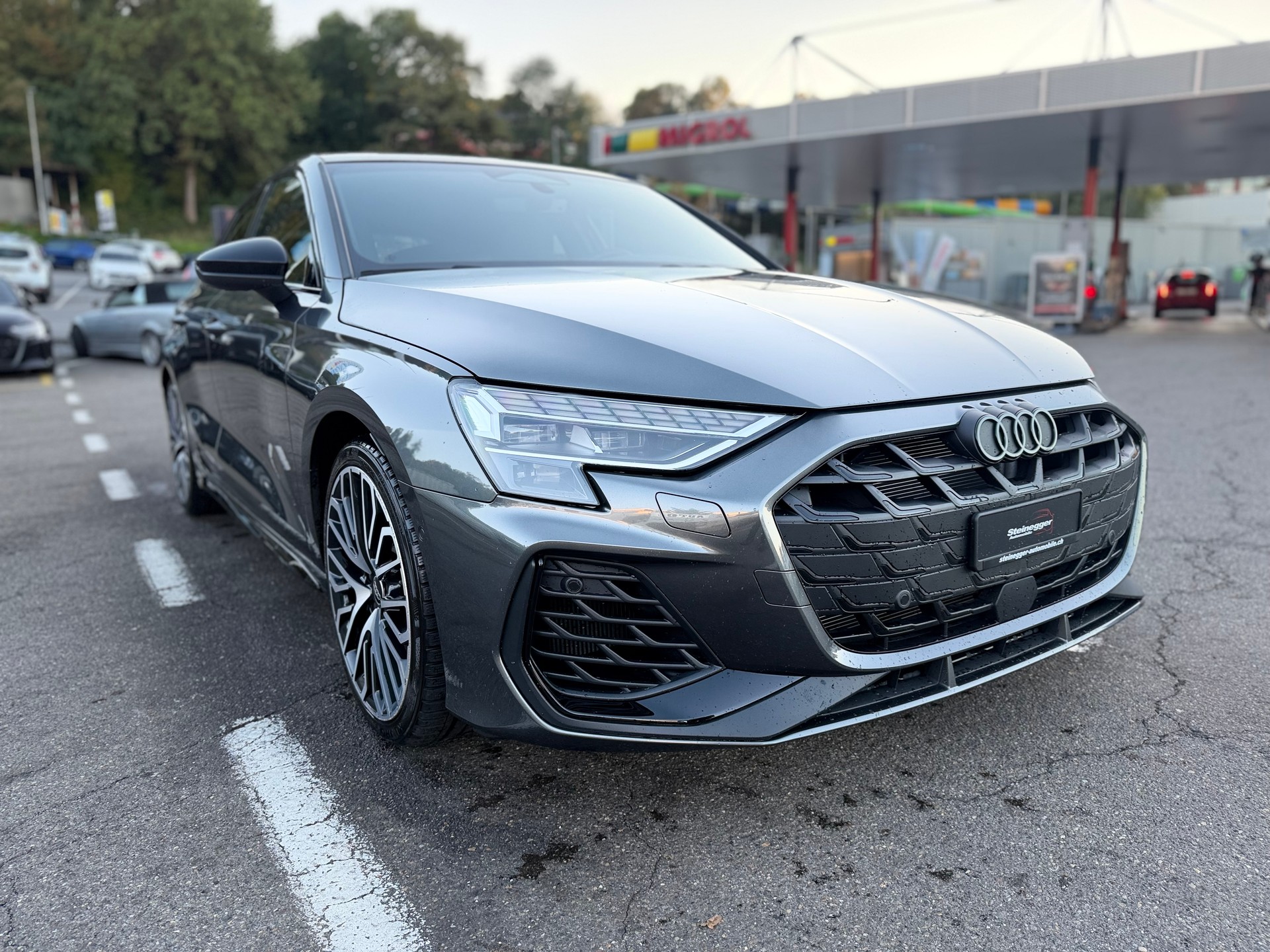 AUDI S3 Sportback TFSI quattro S-tronic-showroom-element-1