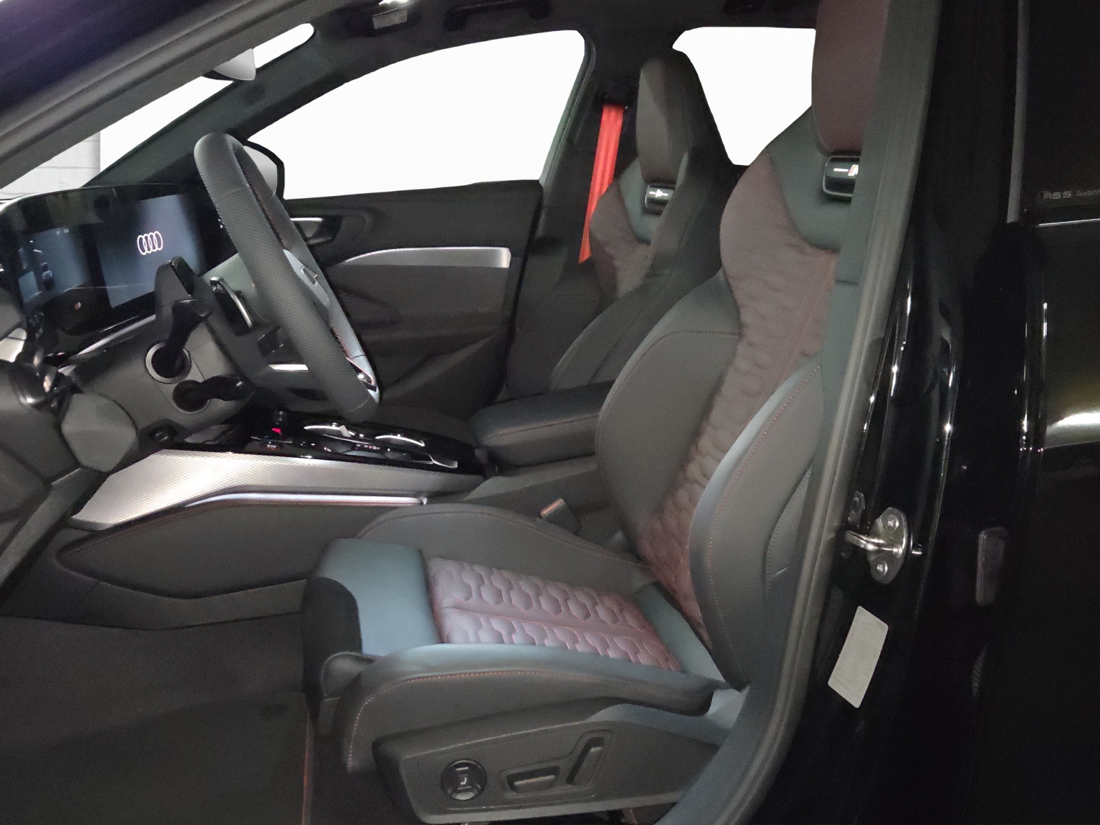AUDI RS 5 Avant TFSI 470 kW Tiptronic quattro-image-4